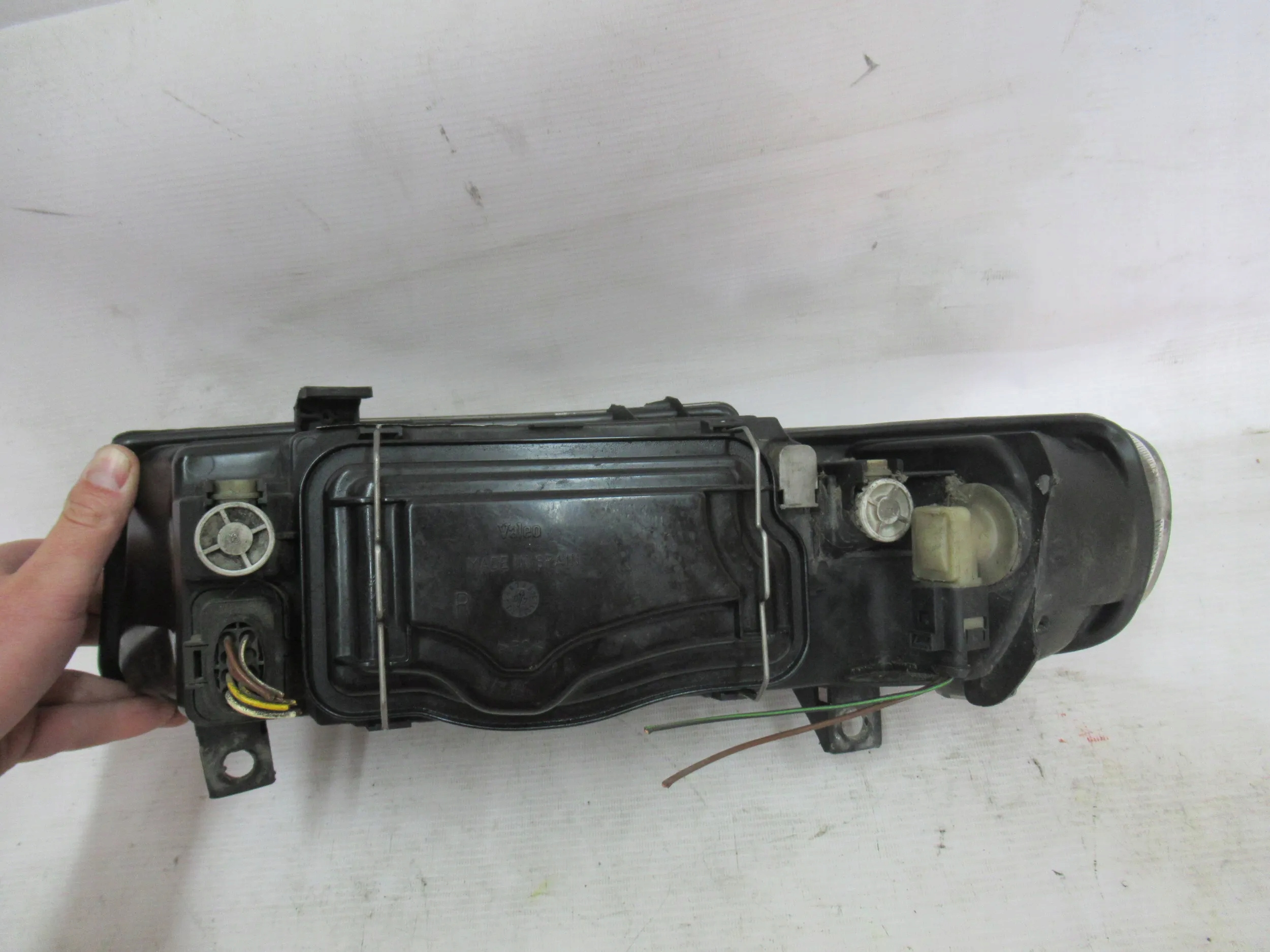 PRAVE PREDNE SVETLO SEAT LEON I