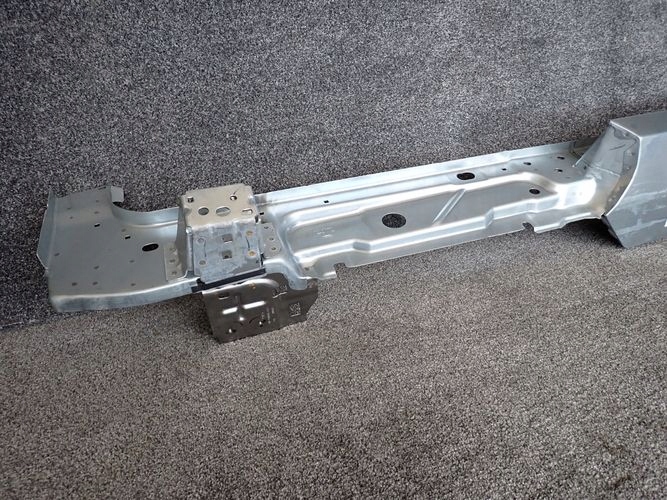 FORD TRANSIT VIII MK8 PRAVÝ ZADNÝ STĹPIK