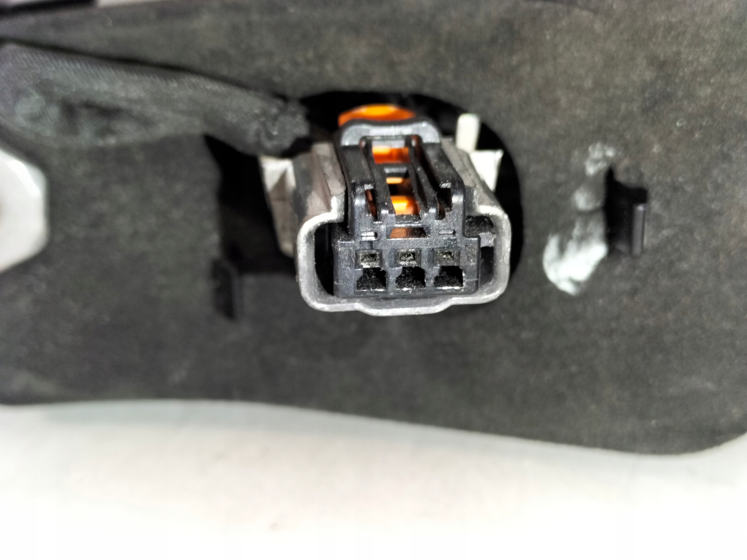 LAVE ZADNE SVETLO PEUGEOT 308 III T10 21-