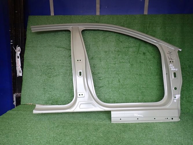 MG MG4 IV PRAVY PRAH STLPIK BOČNICA EH32