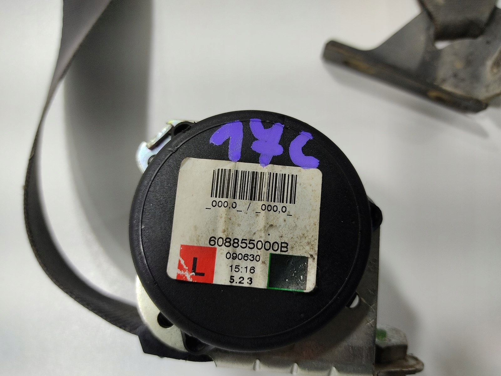 LAVY PREDNY BEZPECNOSTNY PÁS DEFENDER 608855000B 2007-14