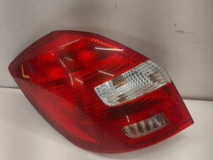 Skoda fabia II kombi LAVE ZADNE SVETLO 5j6945095 VERZIA uk Skoda fabia II kombi LAVE ZADNE SVETLO 5j6945095 VERZIA uk