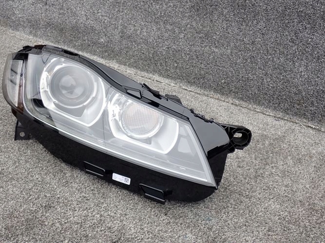JAGUAR F-PACE XENON LED XF X260 PRAVE PREDNE SVETLO
