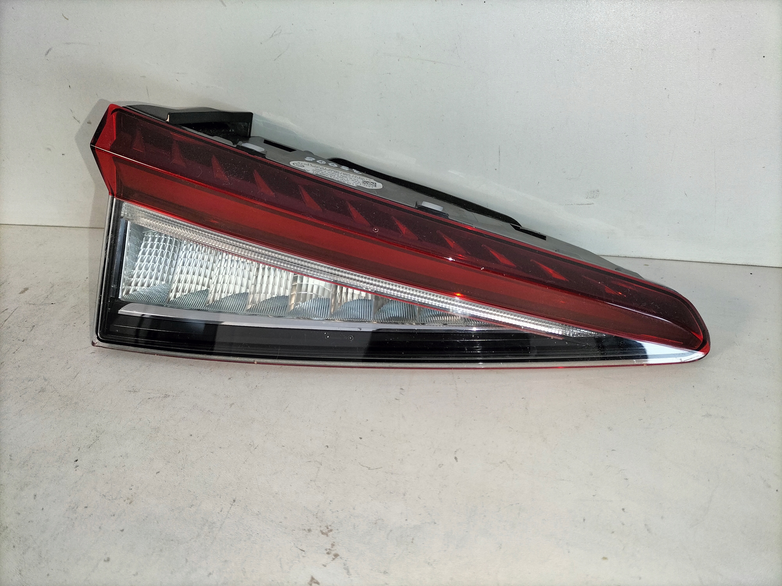 LAVE ZADNE SVETLO SKODA ENYAQ 21- LED