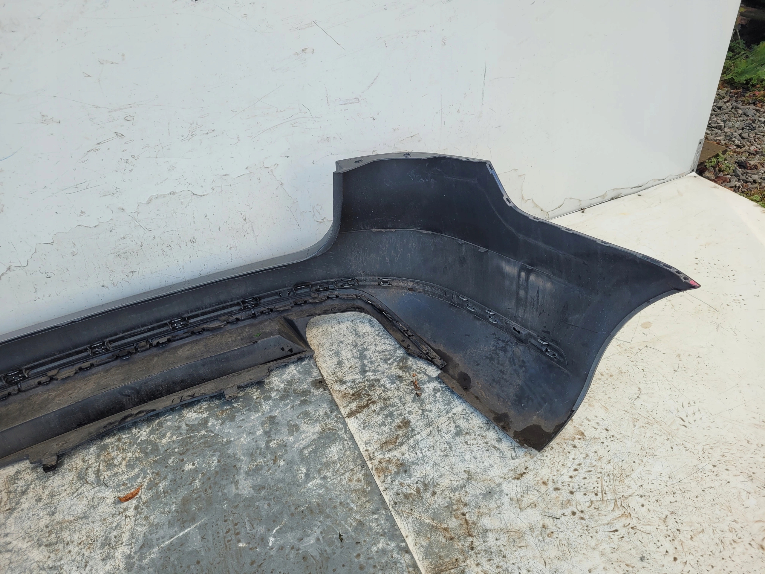 VW PASSAT B7 KOMBI ZADNÝ NÁRAZNÍK