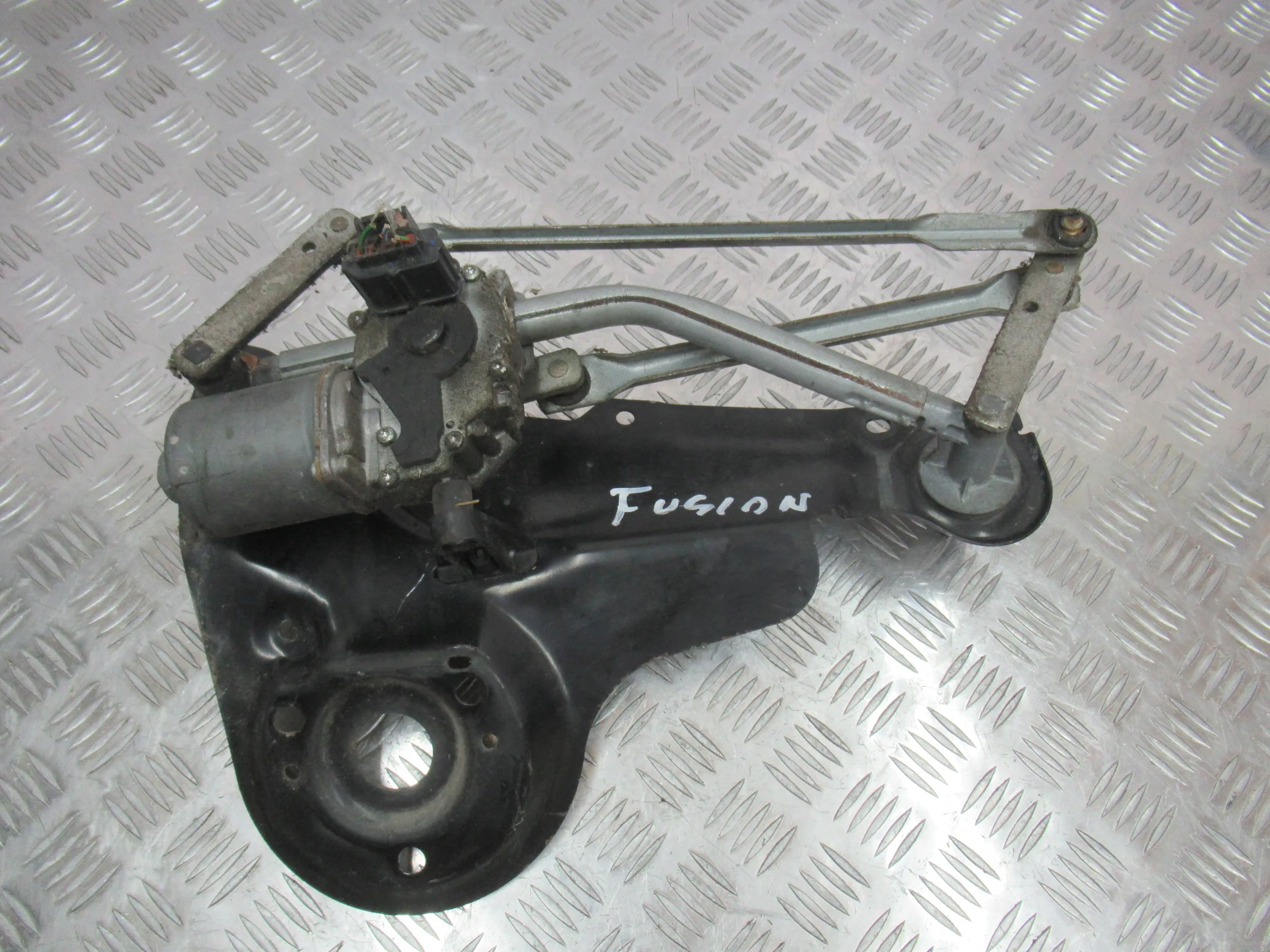 MECHANIZMUS STIERACOV FORD FUSION