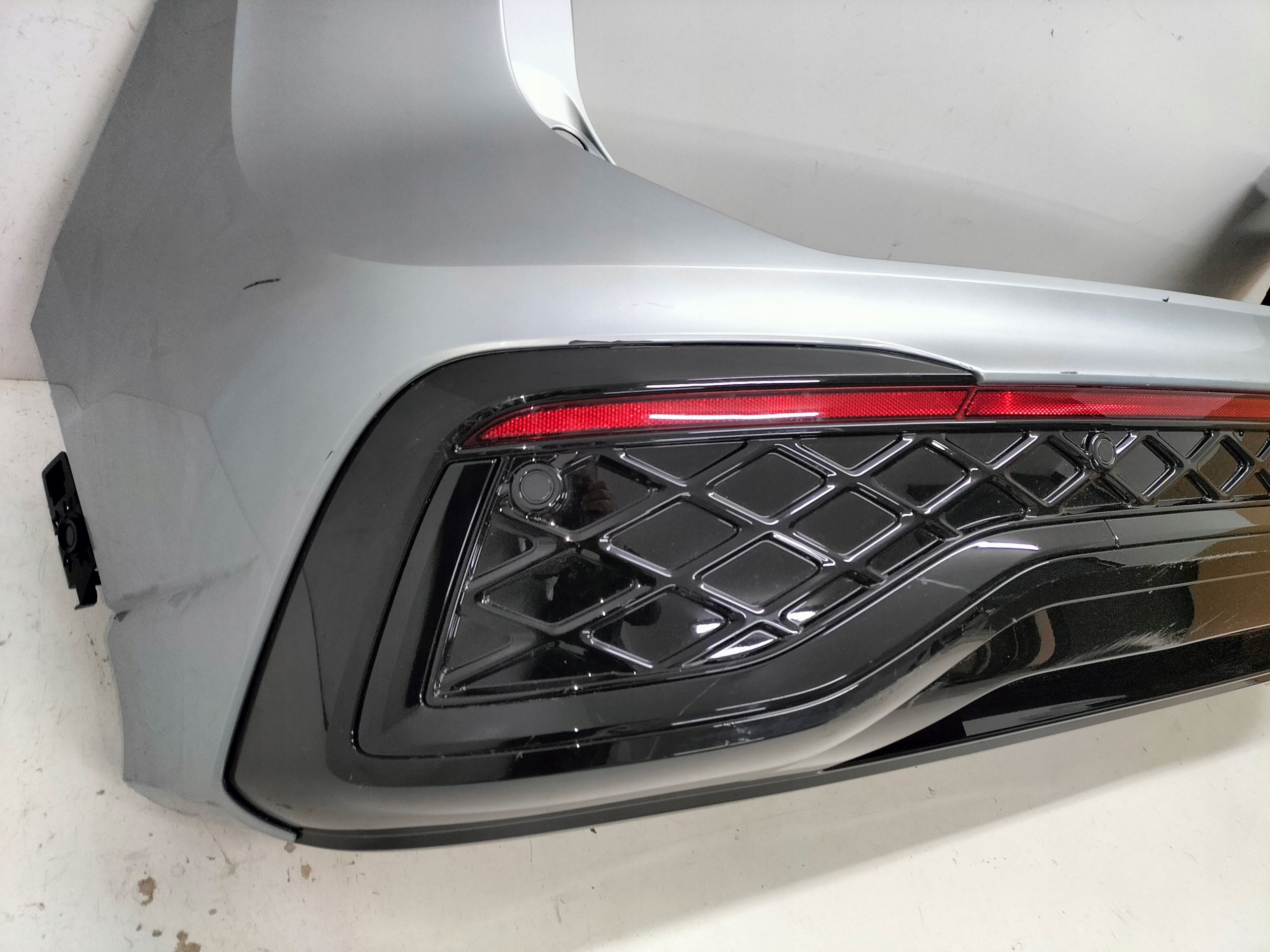 ZADNÝ NÁRAZNÍK VW TIGUAN III 24- R-LINE