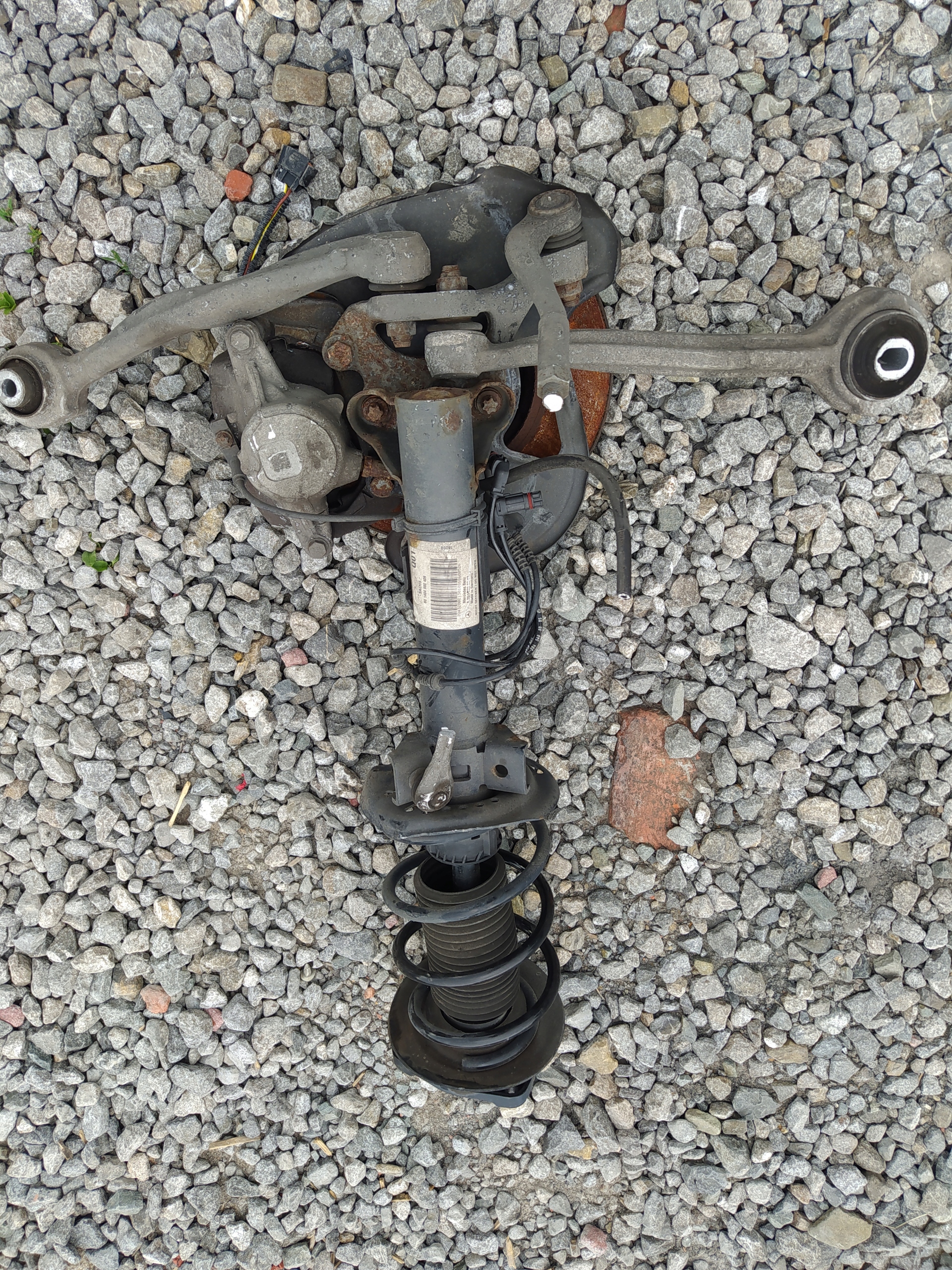 MERCEDES C W204 RAMENO PRAVÝ PREDNÝ OTOČ A2043208213