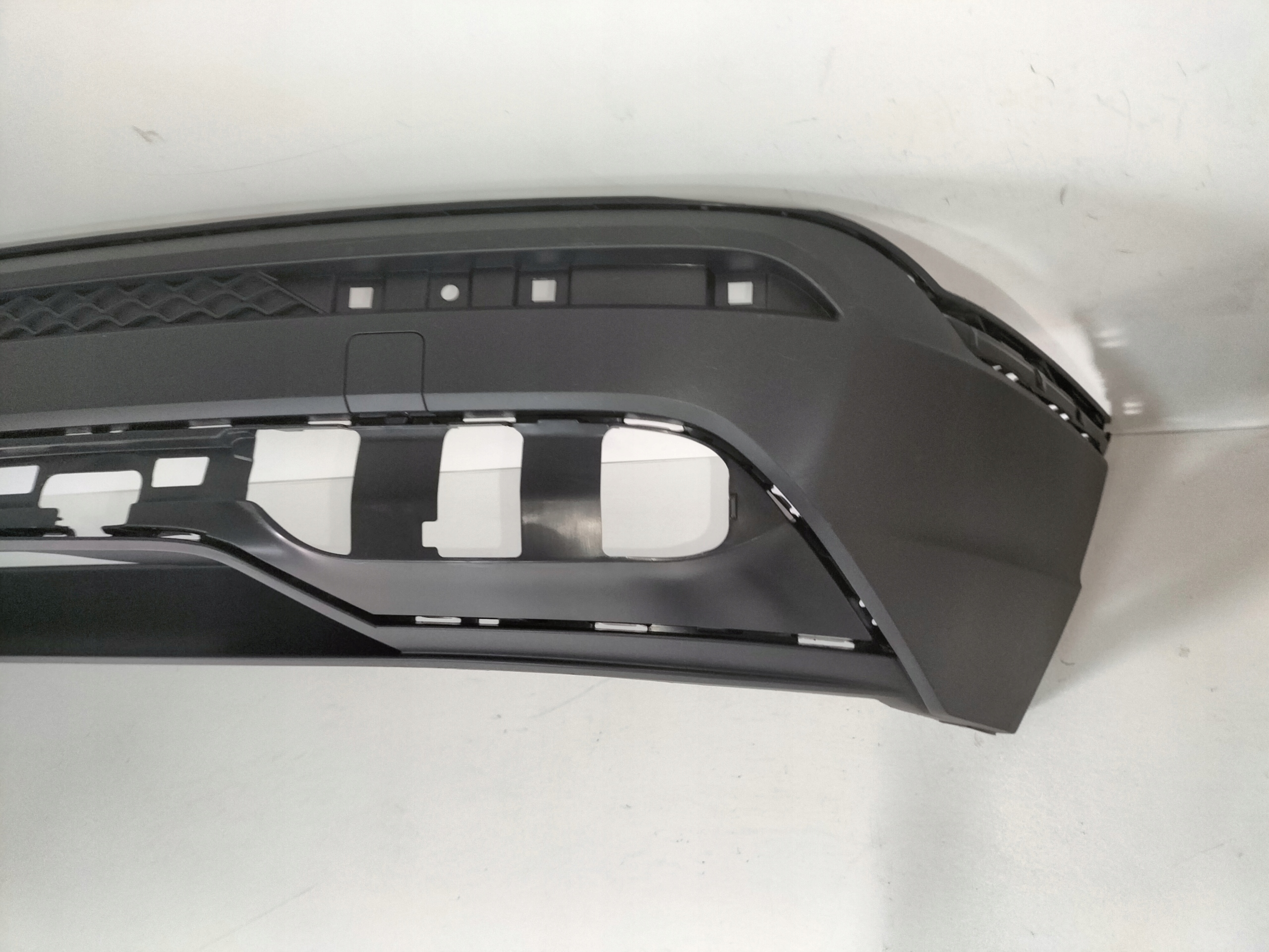 ZADNÝ NÁRAZNÍK SEAT TARRACO 18-