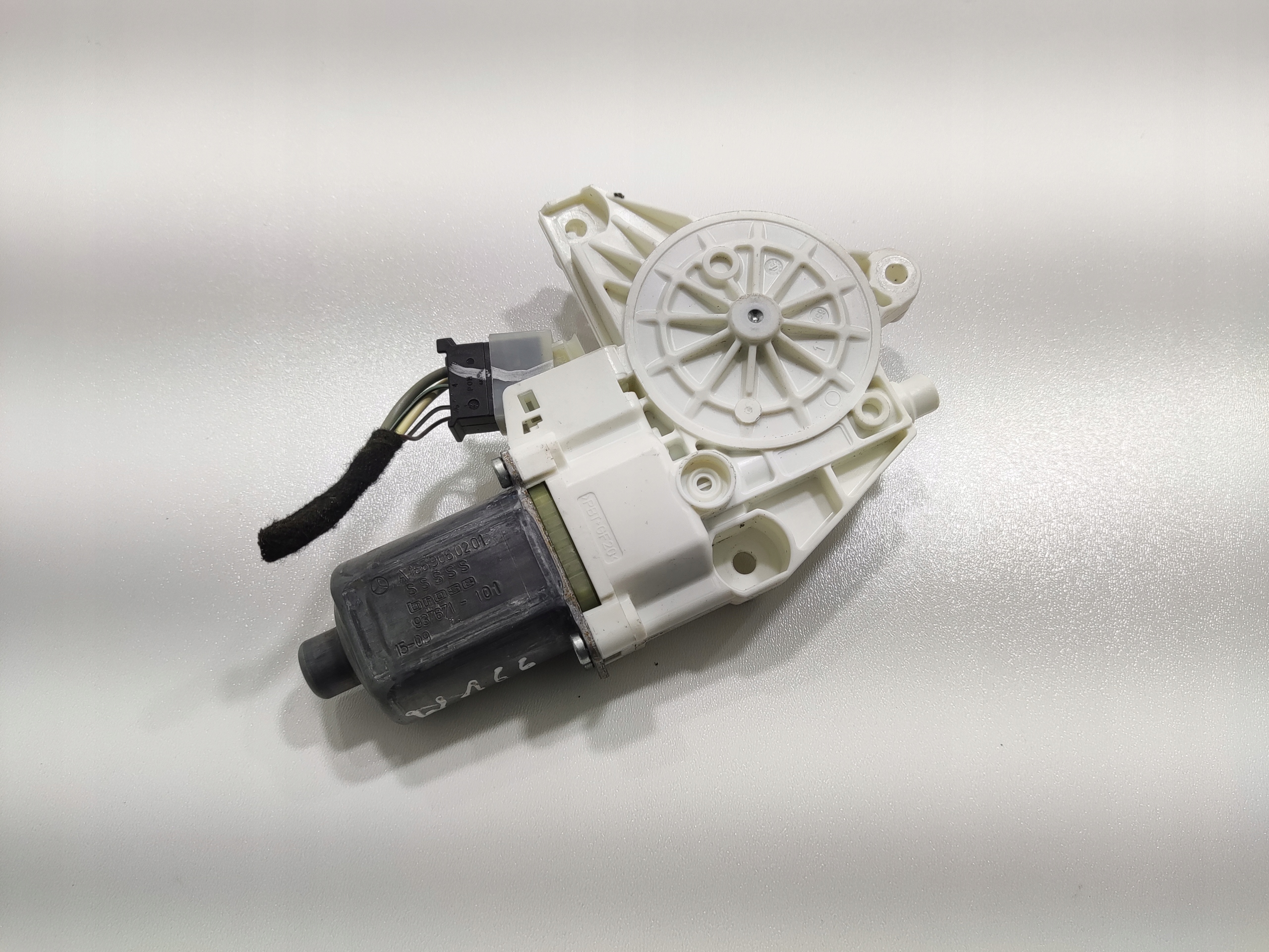 LAVY PREDNY MOTORCEK STAHOVANIA OKNA MERCEDES GLE I W166 166 A1669060201 15-