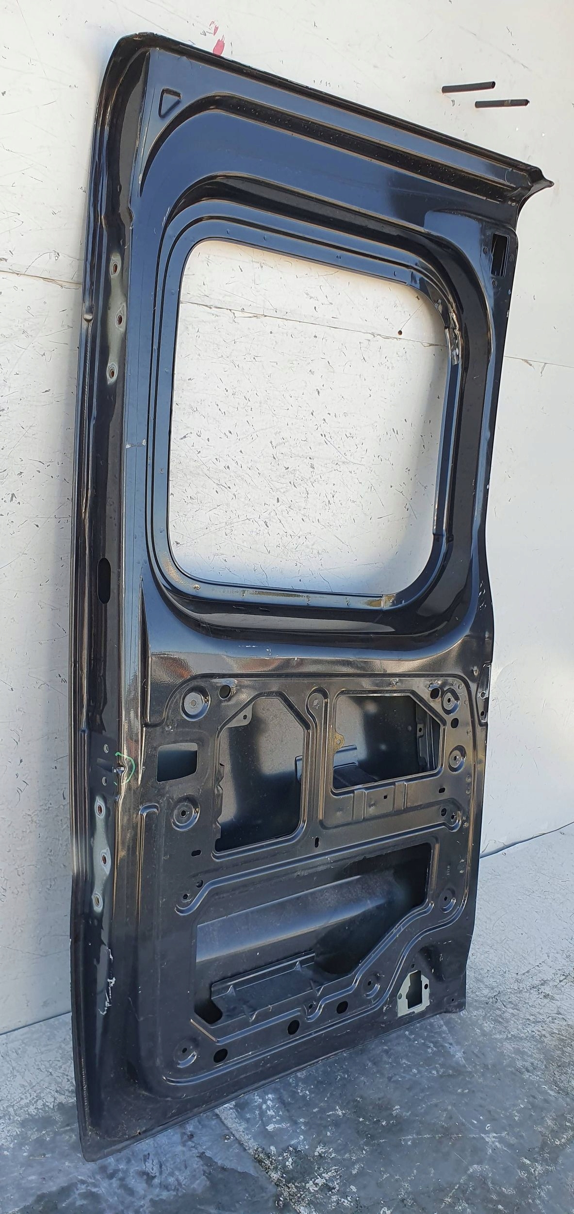 TRAFIC III VIVARO B TALENTO PRAVE ZADNE DVERE POD OKIENE