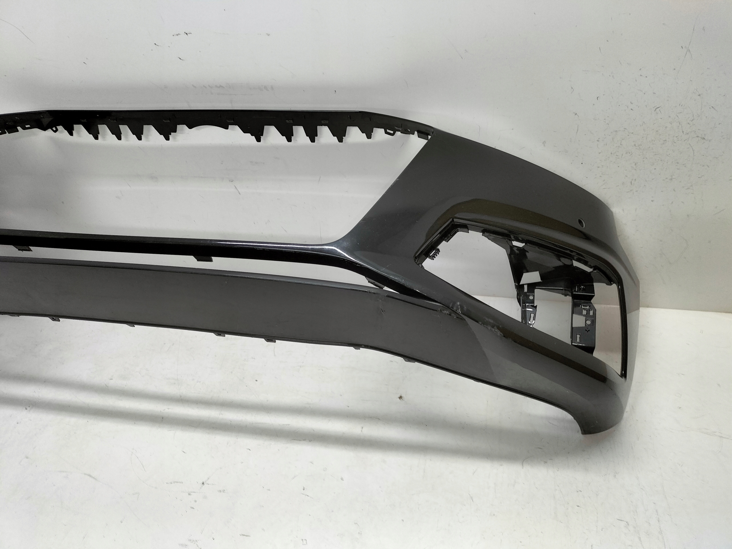 PREDNÝ NÁRAZNÍK AUDI A4 B9 LIFT 19-