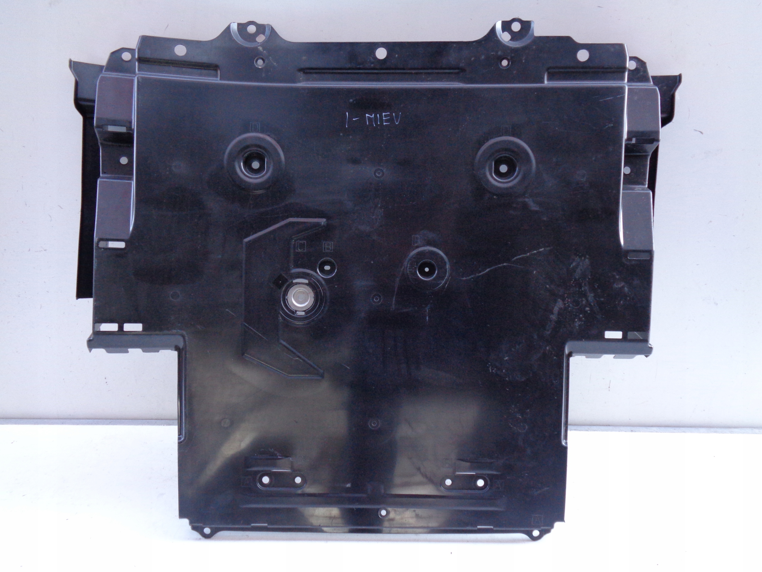 NOVA KRYT PODVOZKU MITSUBISHI I-MIEV