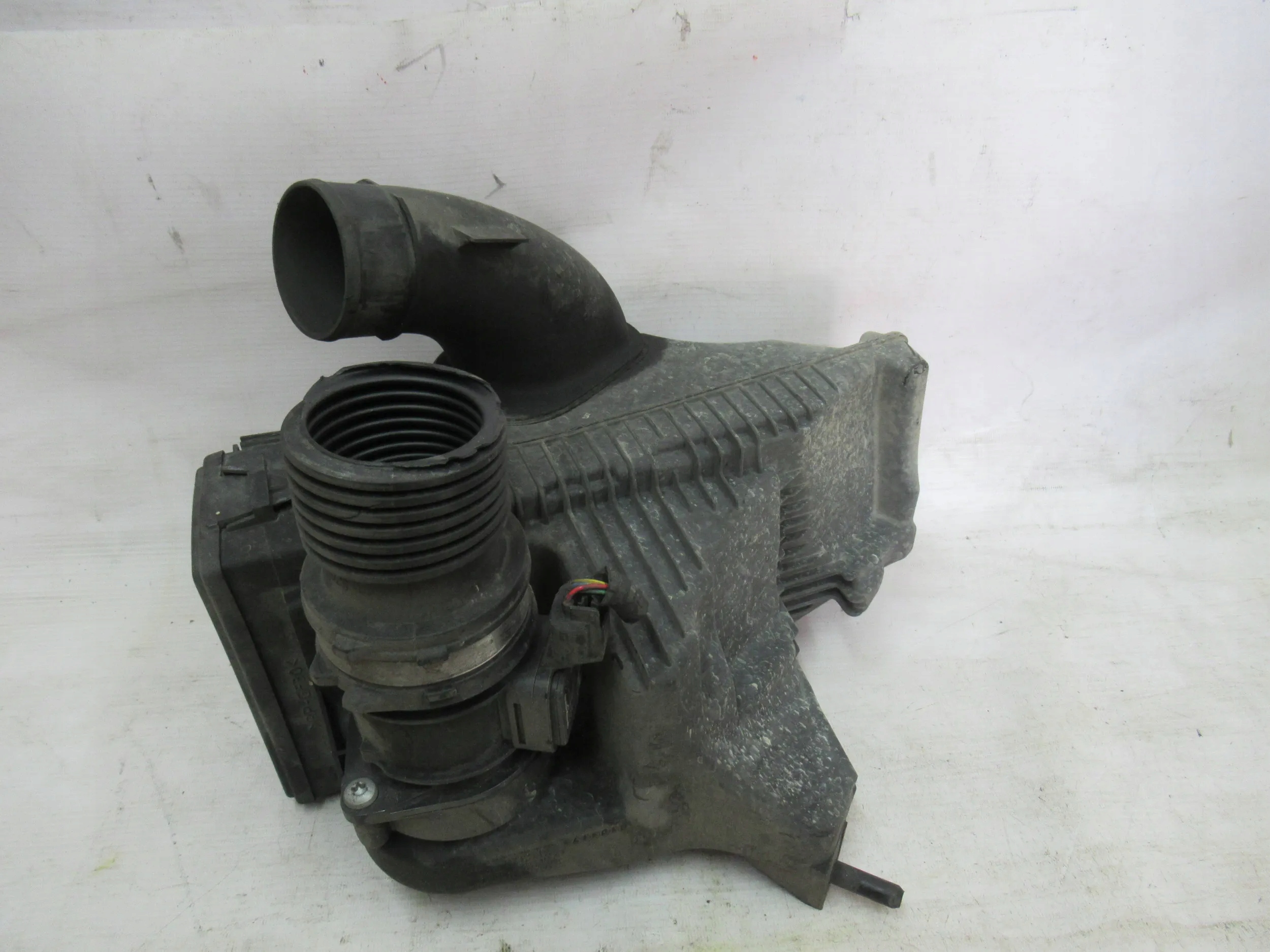 OBAL VZDUCHOVÉHO FILTERA NISSAN NV200 1.5 DCI