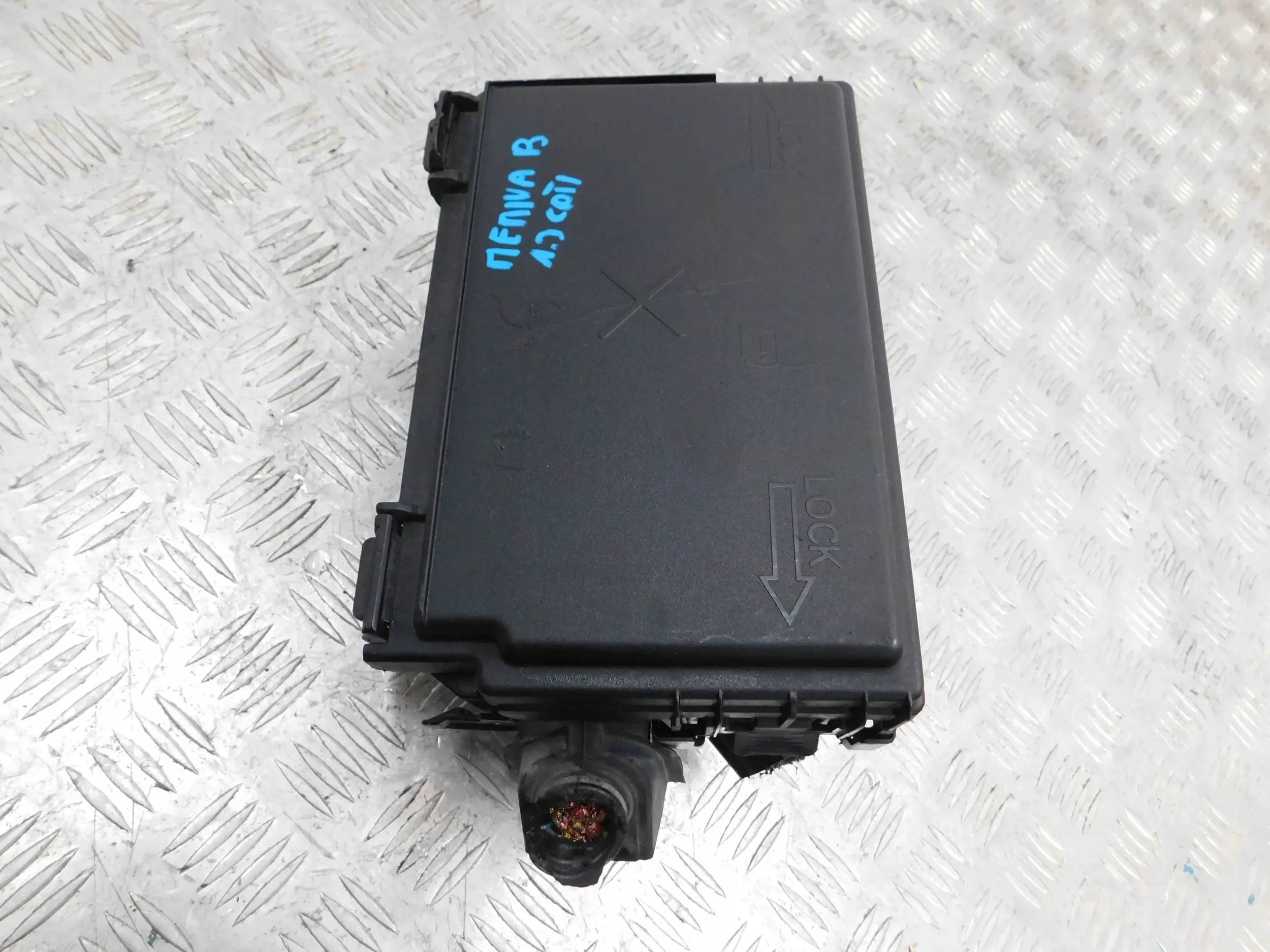 POISTKOVA SKRINKA OPEL MERIVA B