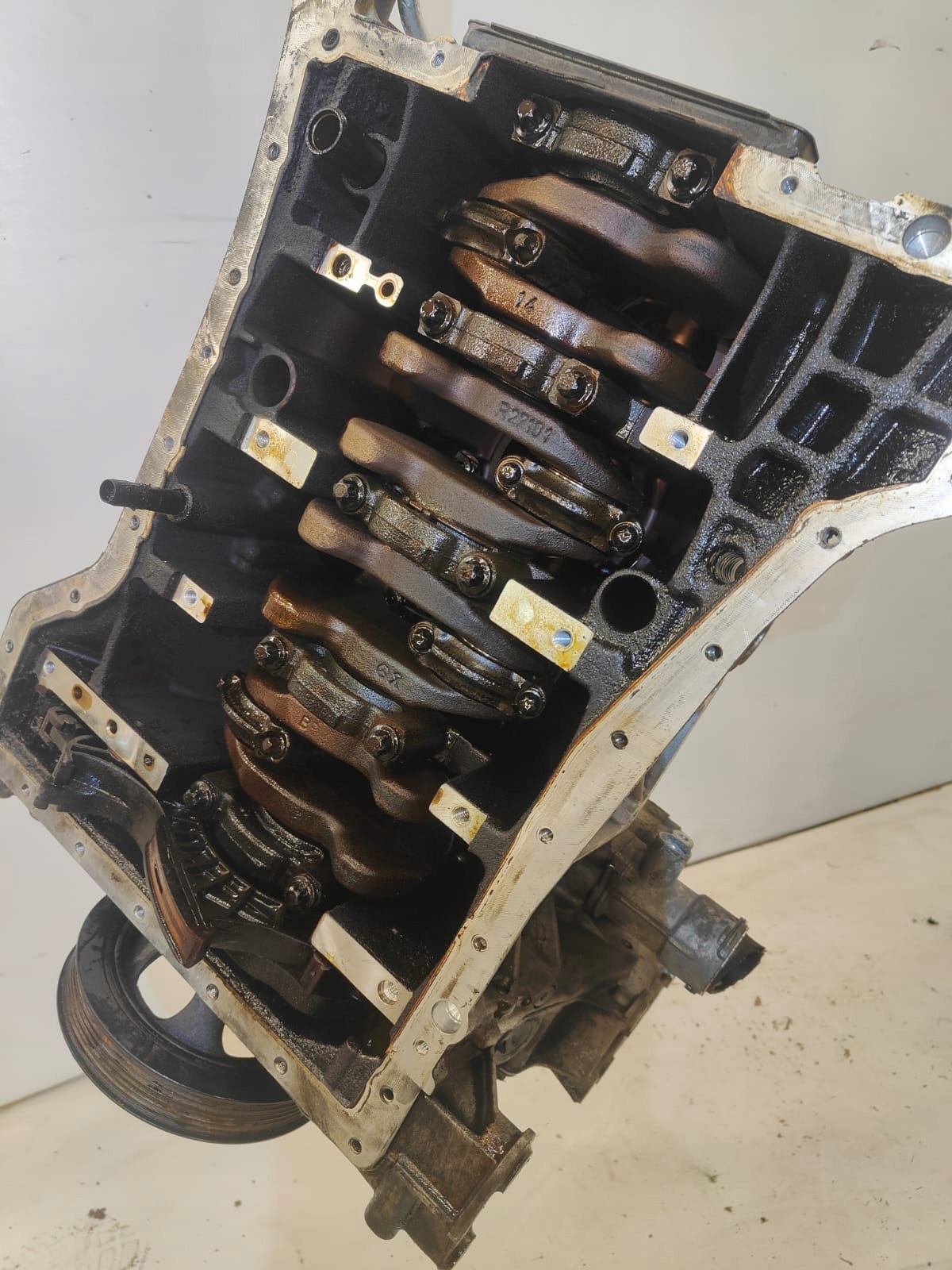 MERCEDES w203 w211 w209 R2710101405 om271 SPODOK MOTORA BLOK KĽUKA PIESTY