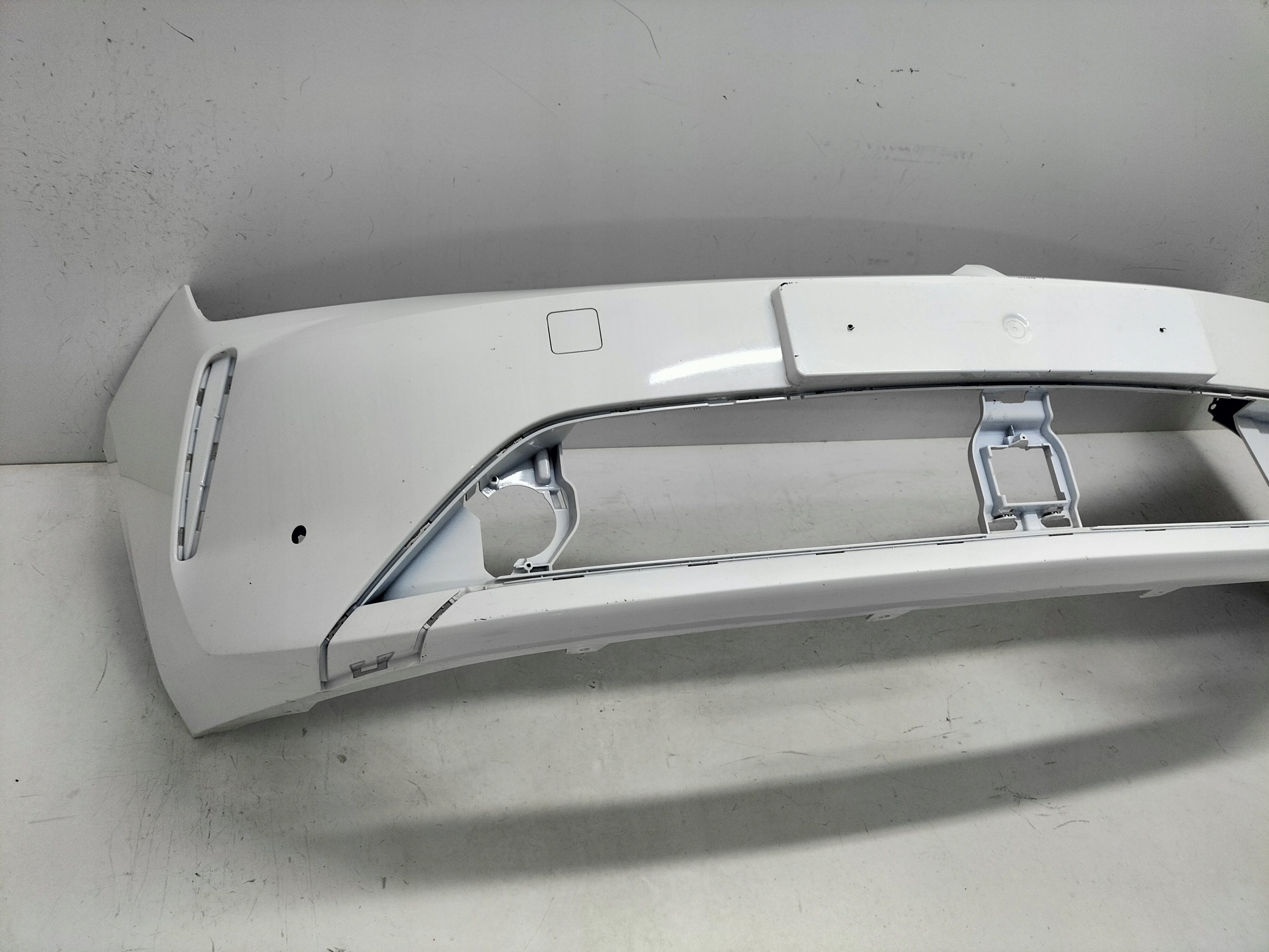 PREDNÝ NÁRAZNÍK OPEL ASTRA VI L 22-