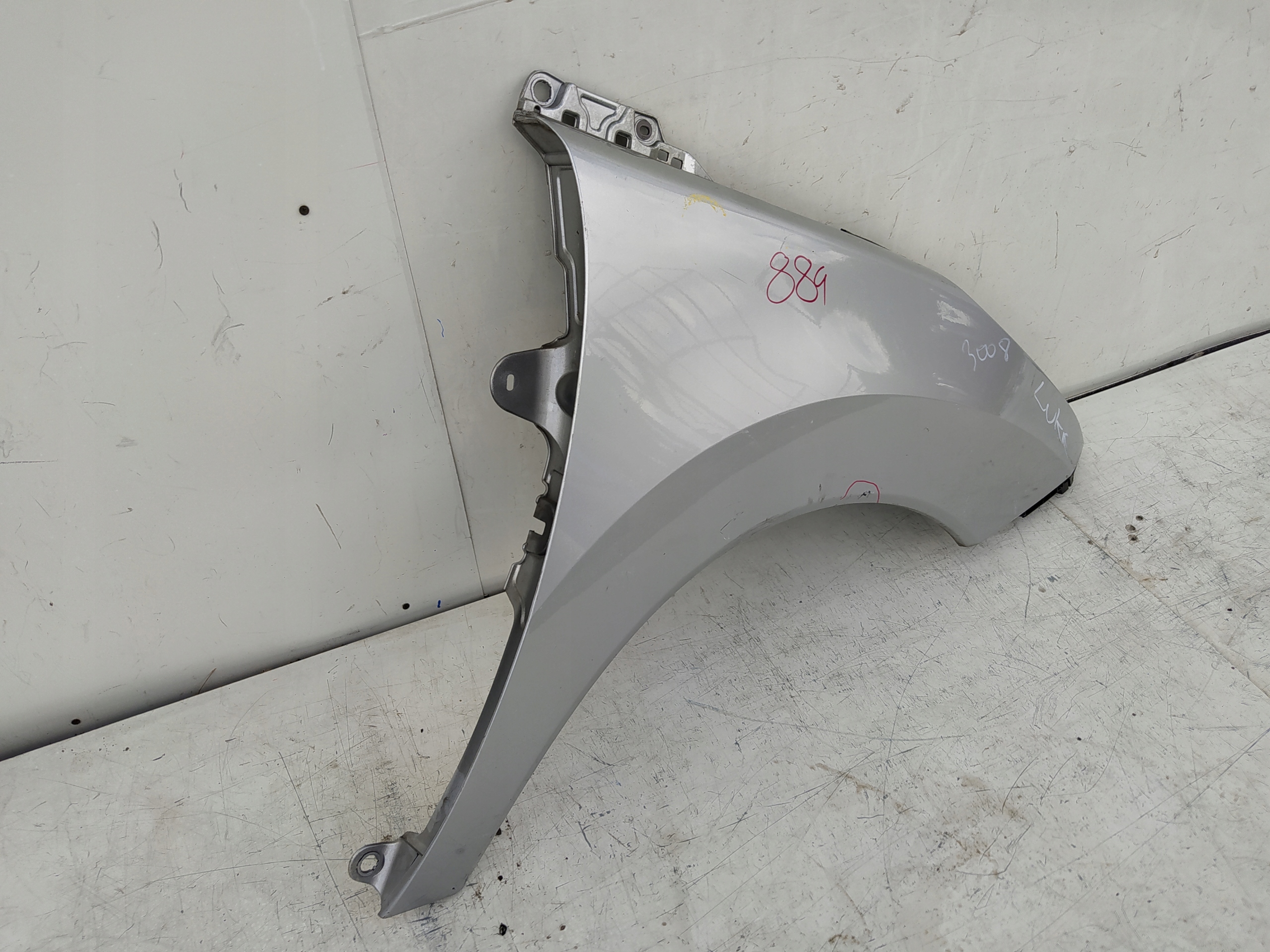 PEUGEOT 3008 PRAVY PREDNY BLATNIK