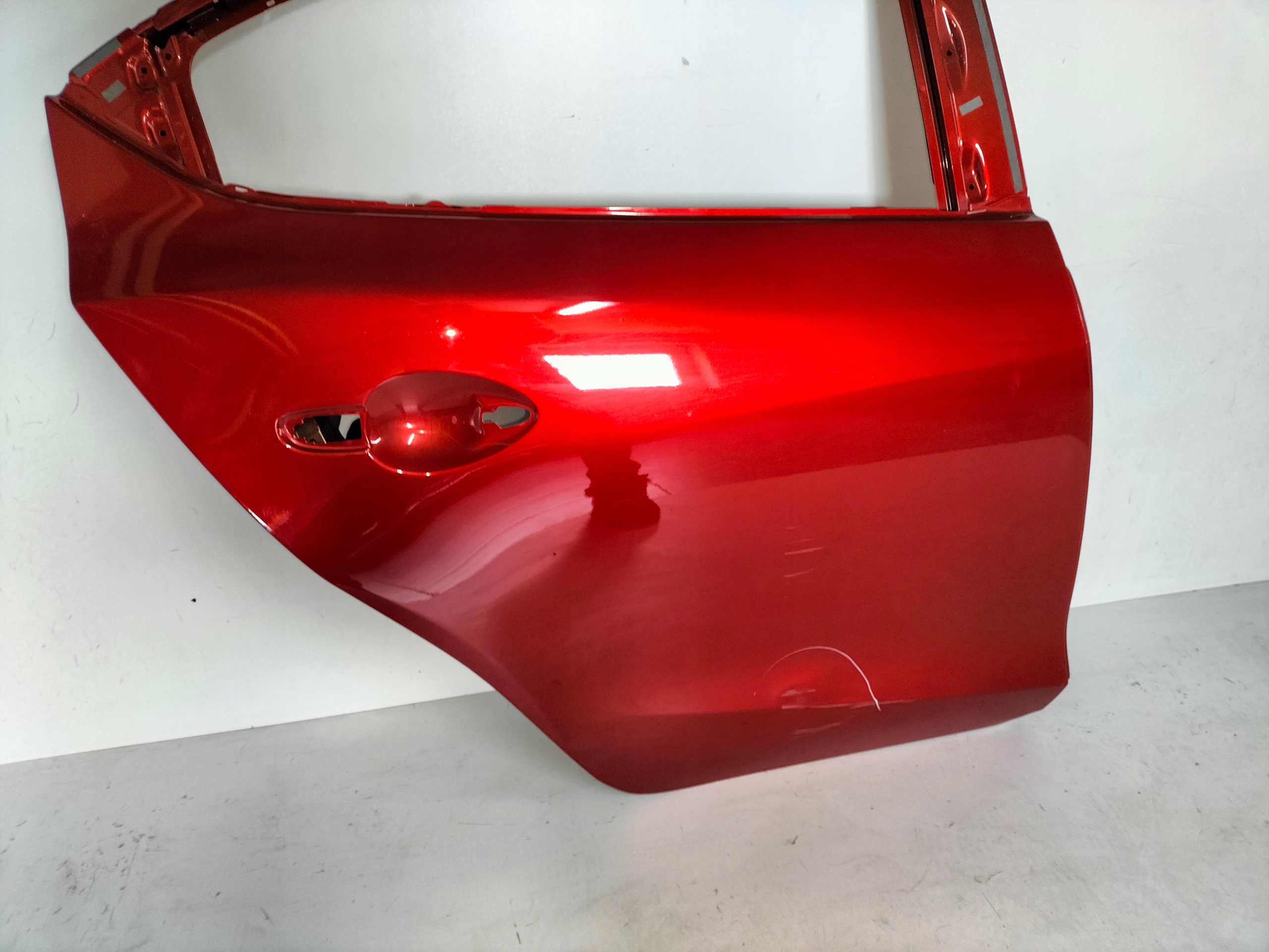 PRAVE ZADNE DVERE MAZDA 3 BM 13- HB