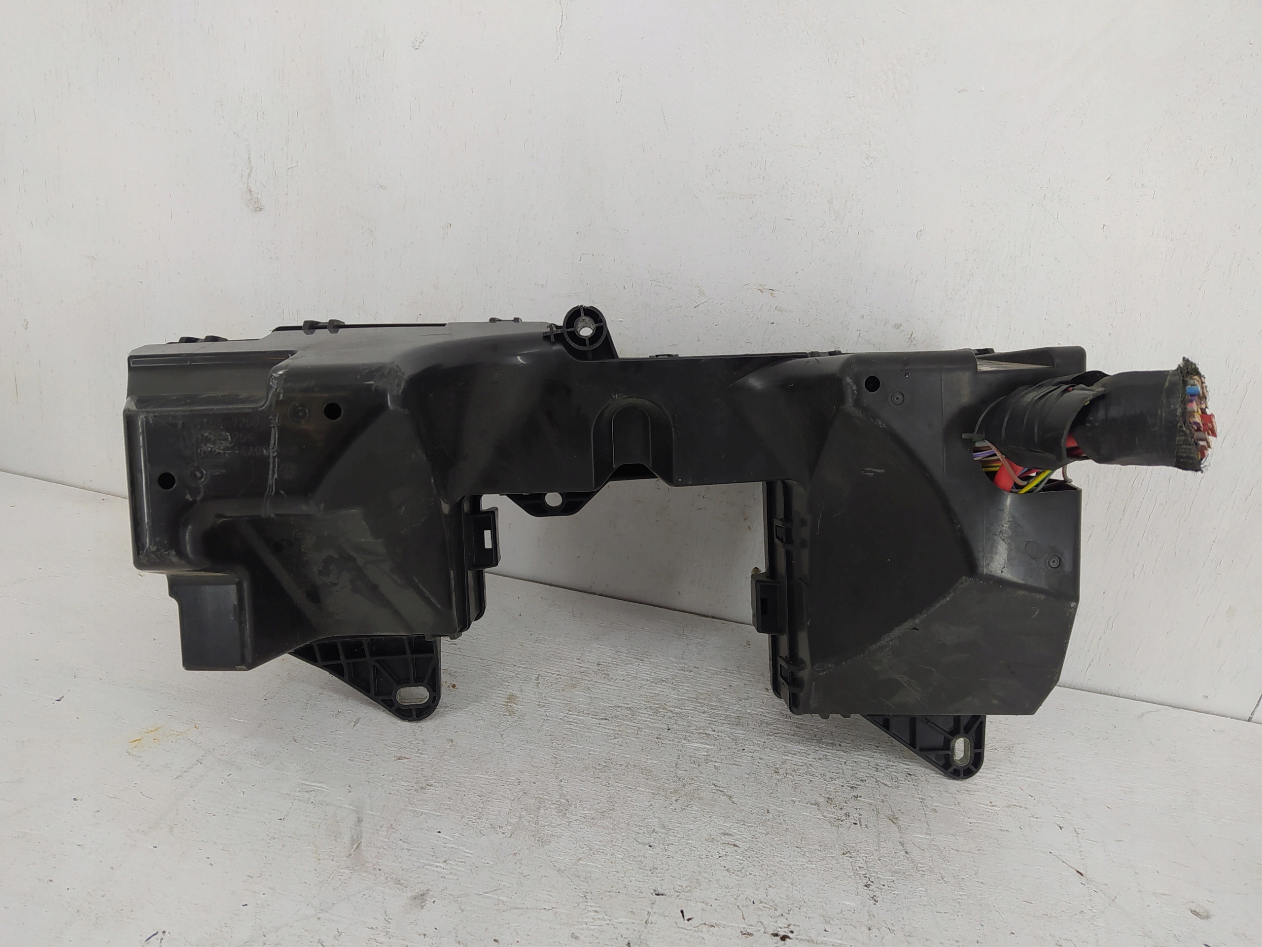 JAGUAR XF X250 POISTKOVA SKRINKA 7154-7259-30