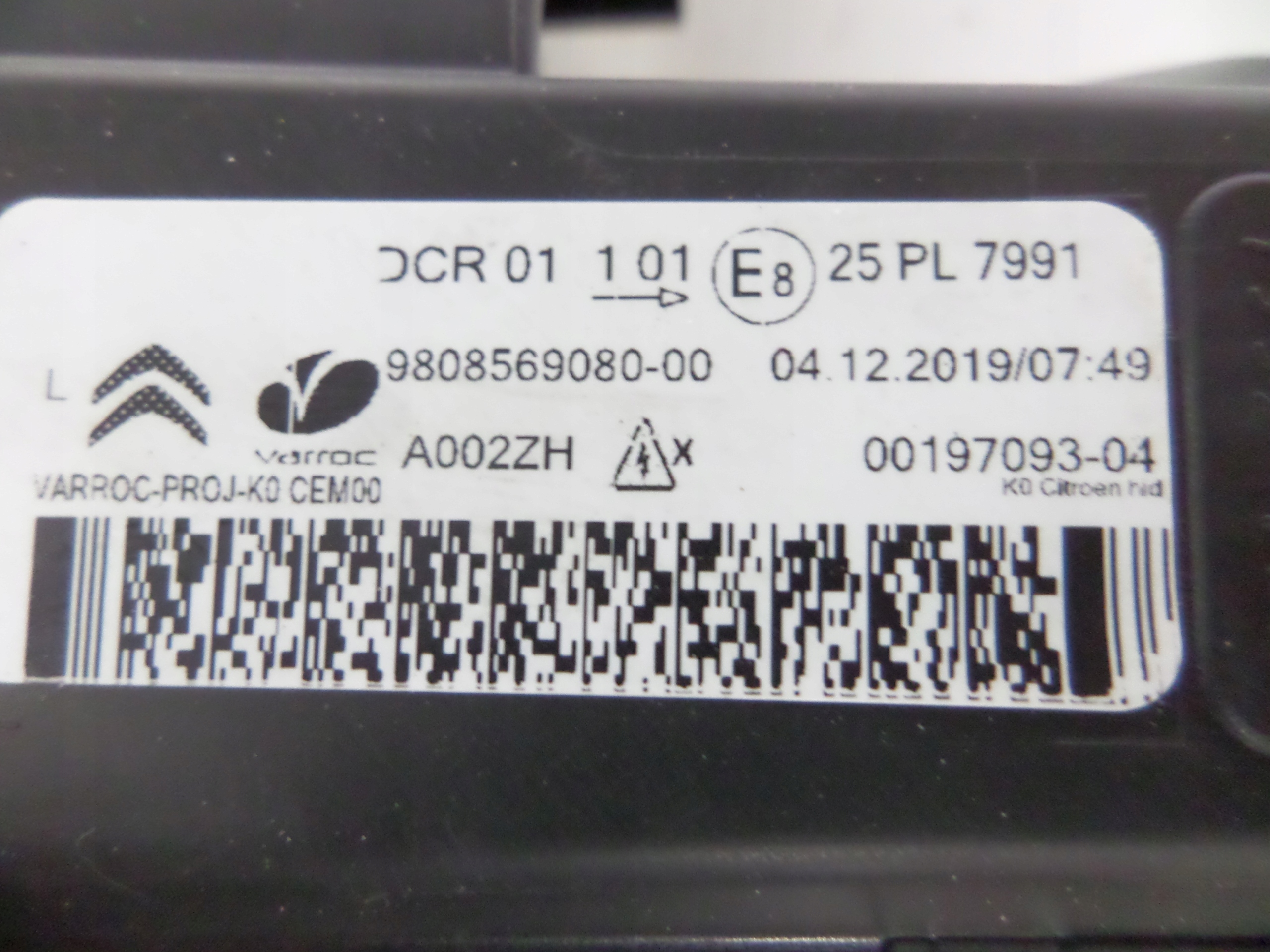 LAVE PREDNE SVETLO CITROEN JUMPY III 16- XENON