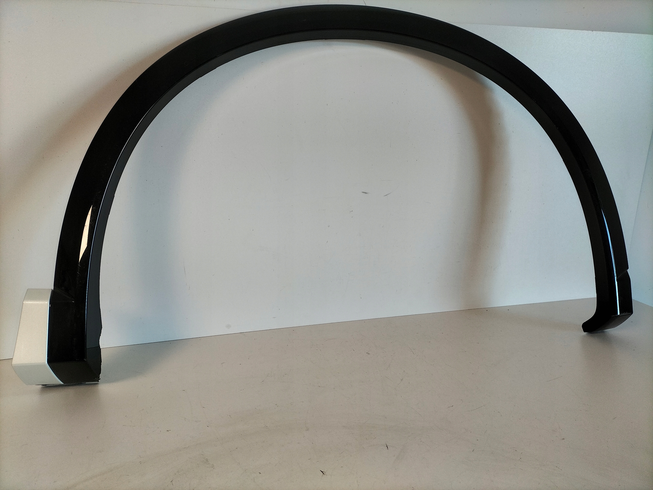 LISTA PRAVEHO PREDNEHO BLATNIKA VW TIGUAN III 24- R-LINE
