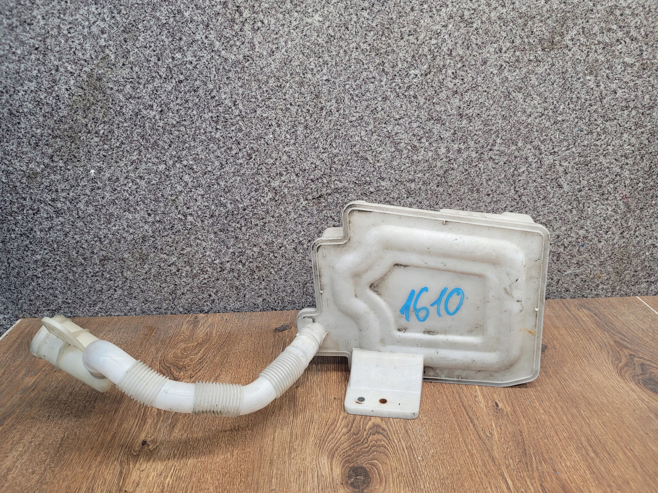 SKODA OCTAVIA II 1K0955453R NÁDOBKA OSTREKOVAČOV