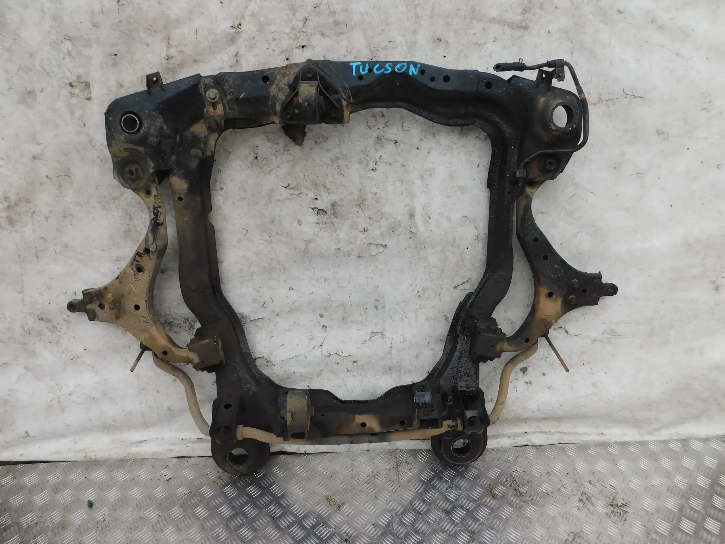 PREDNÁ NÁPRAVA HYUNDAI TUCSON I 04- 2.0 16V