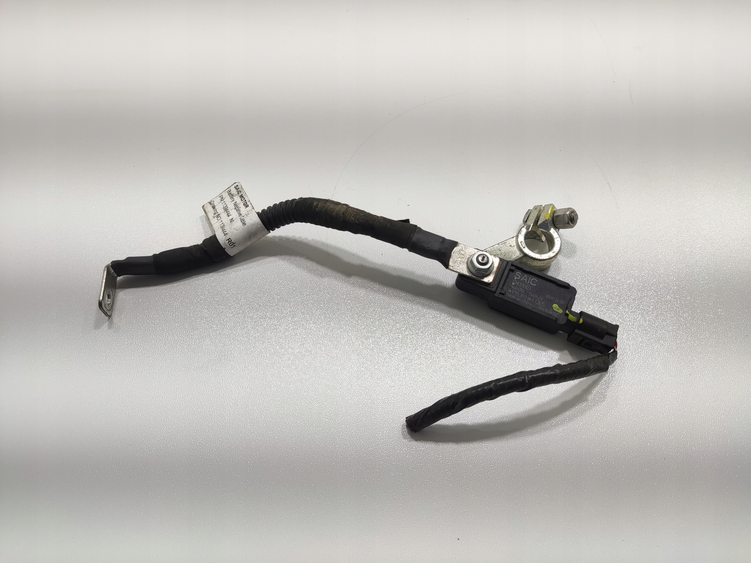 MINUSOVY KONTAKT AUTOBATERIE MG 4 MG4 2022-2025 10833003