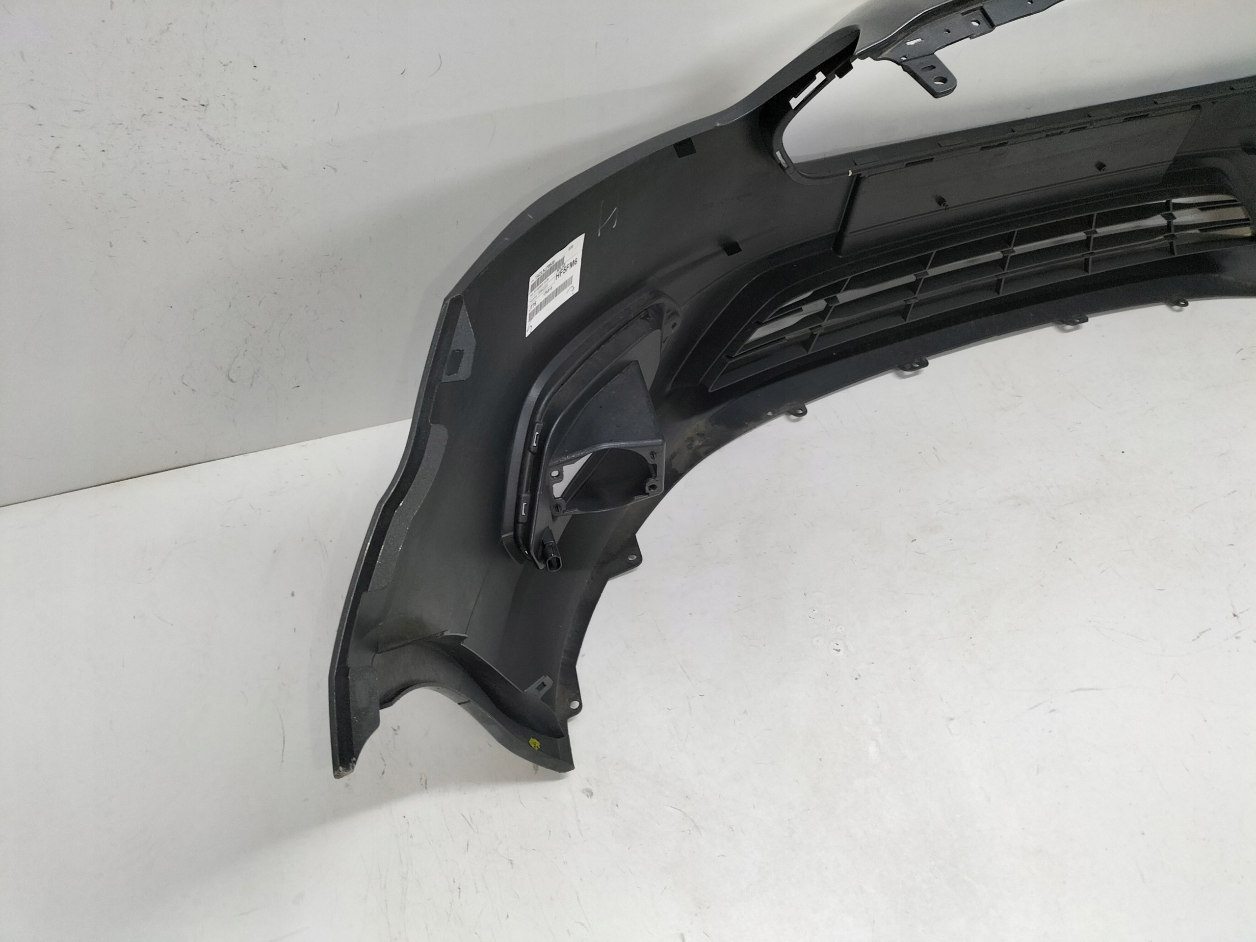 PREDNÝ NÁRAZNÍK FORD TRANSIT COURIER LIFT 17-