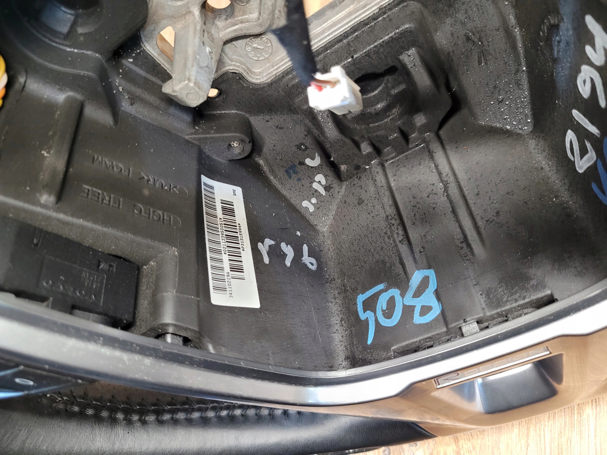 VOLANT KOŽA MULTIFUNKCIA VOLVO S60 II RDESIGN 34110219A P31315994