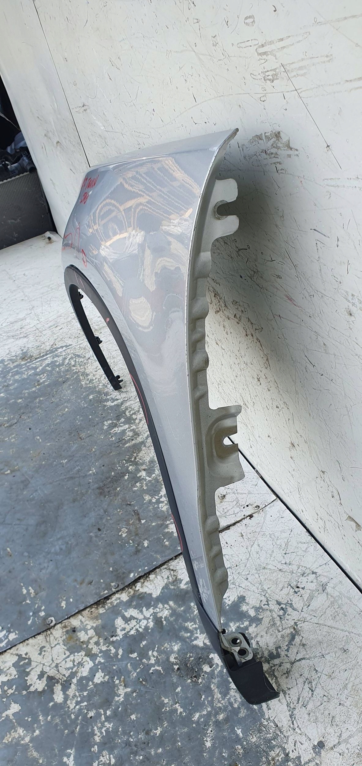 VwTiguan 1 5n ĽAVÝ PREDNÝ BLATNÍK