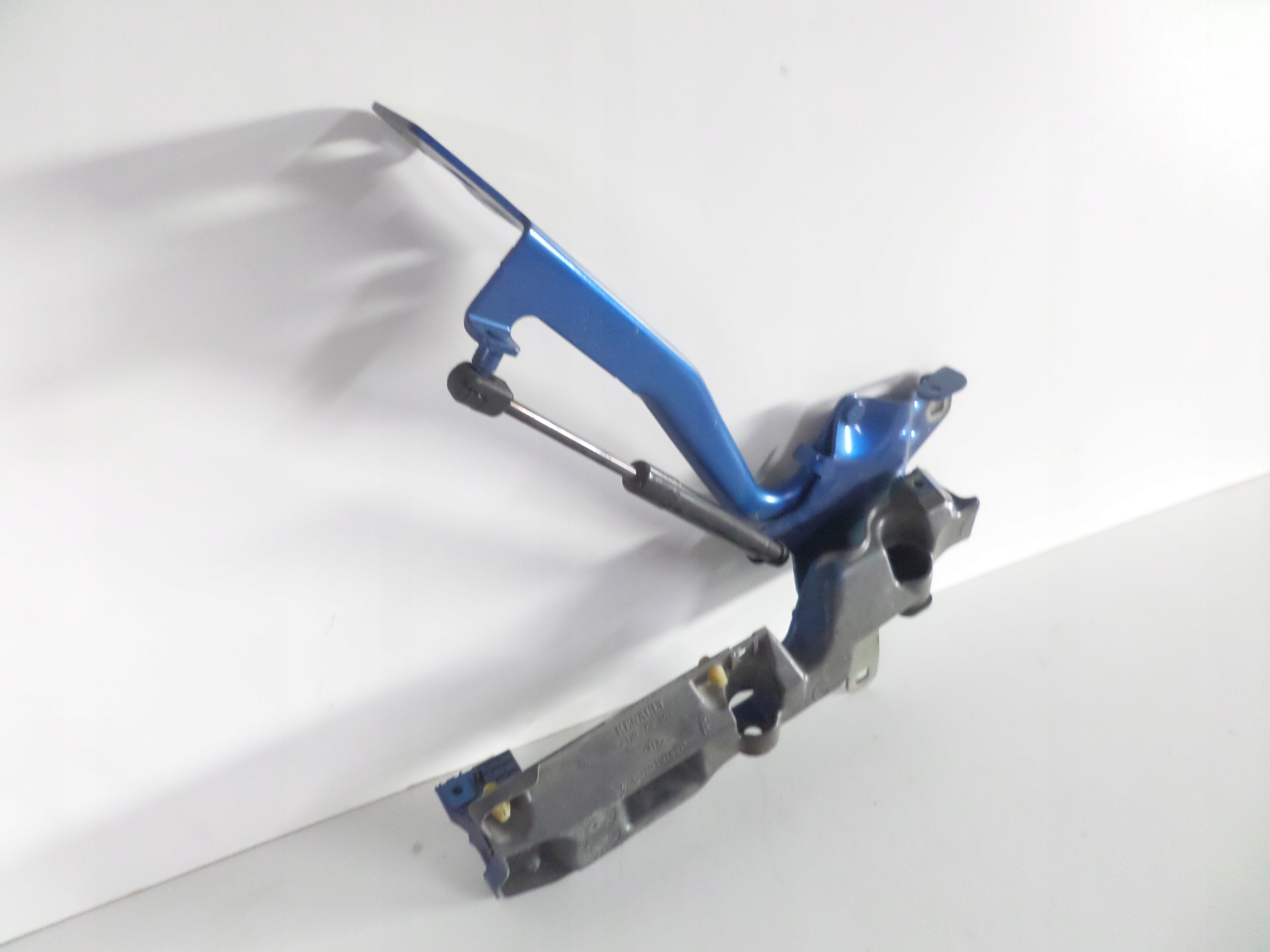 LAVY PANT PREDNEJ KAPOTY RENAULT SCENIC III 09-