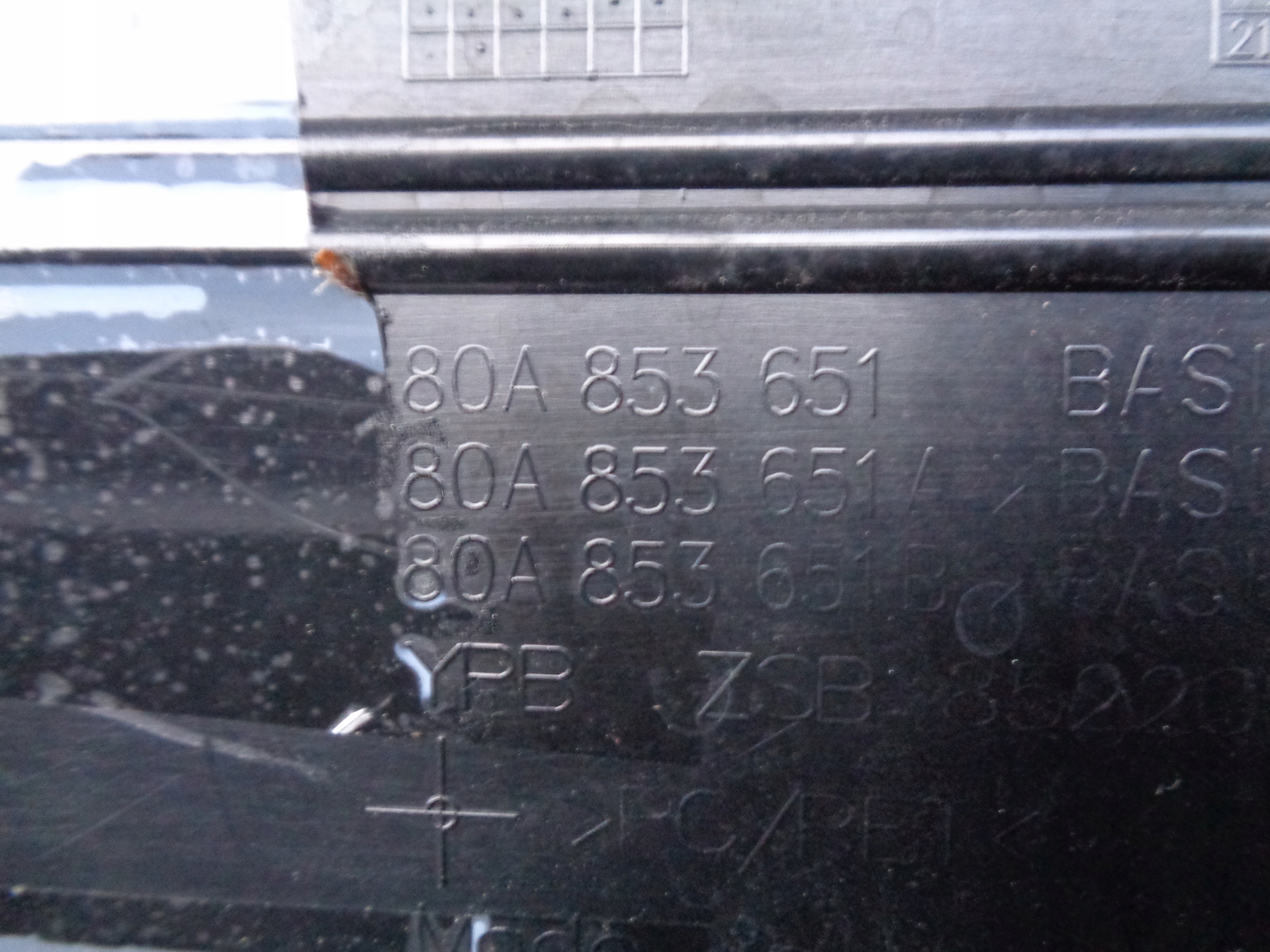 MRIEZKA LISTA AUDI Q5 80A 16-20
