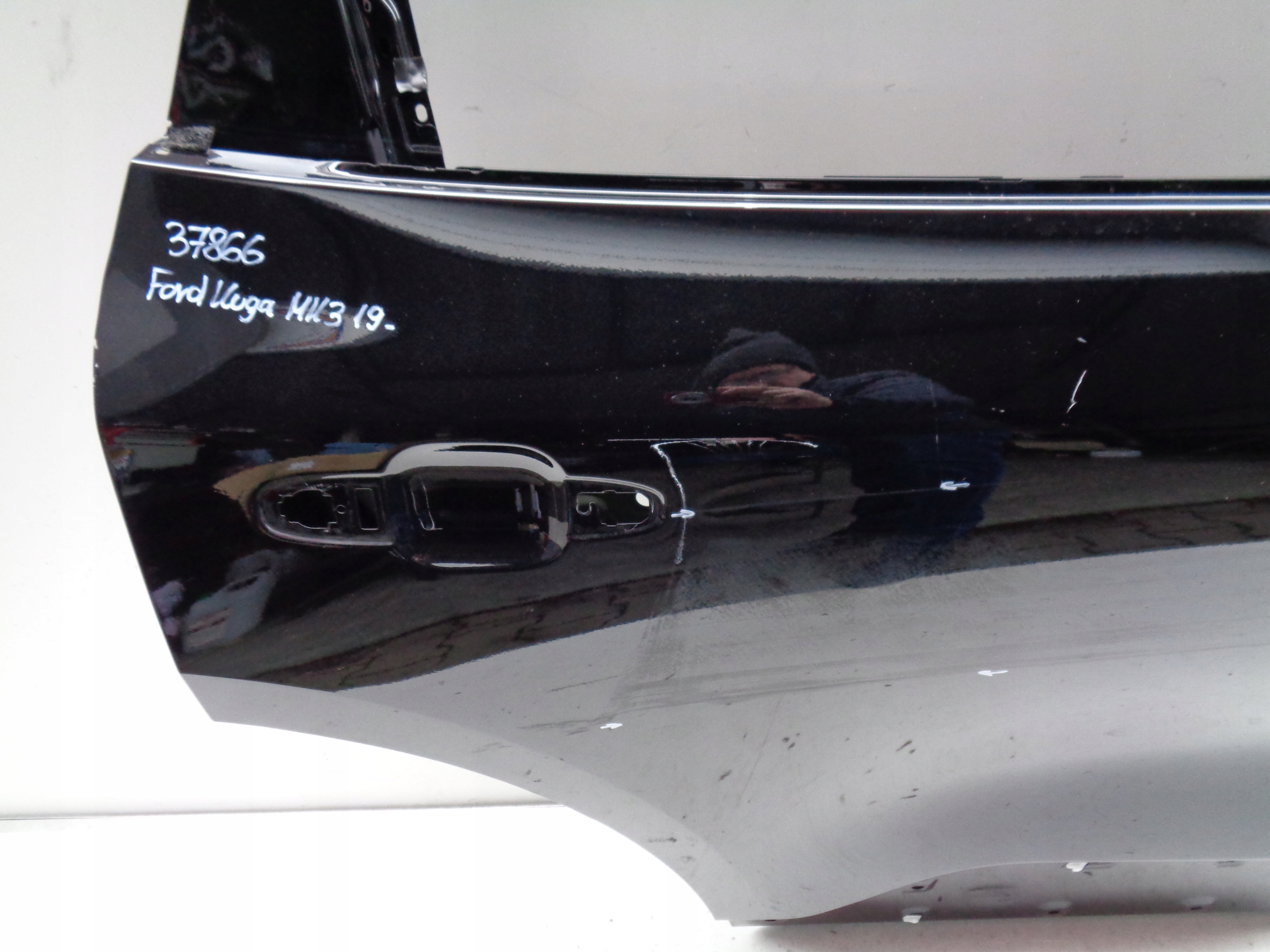 PRAVE ZADNE DVERE FORD KUGA MK3 19- NR 37866