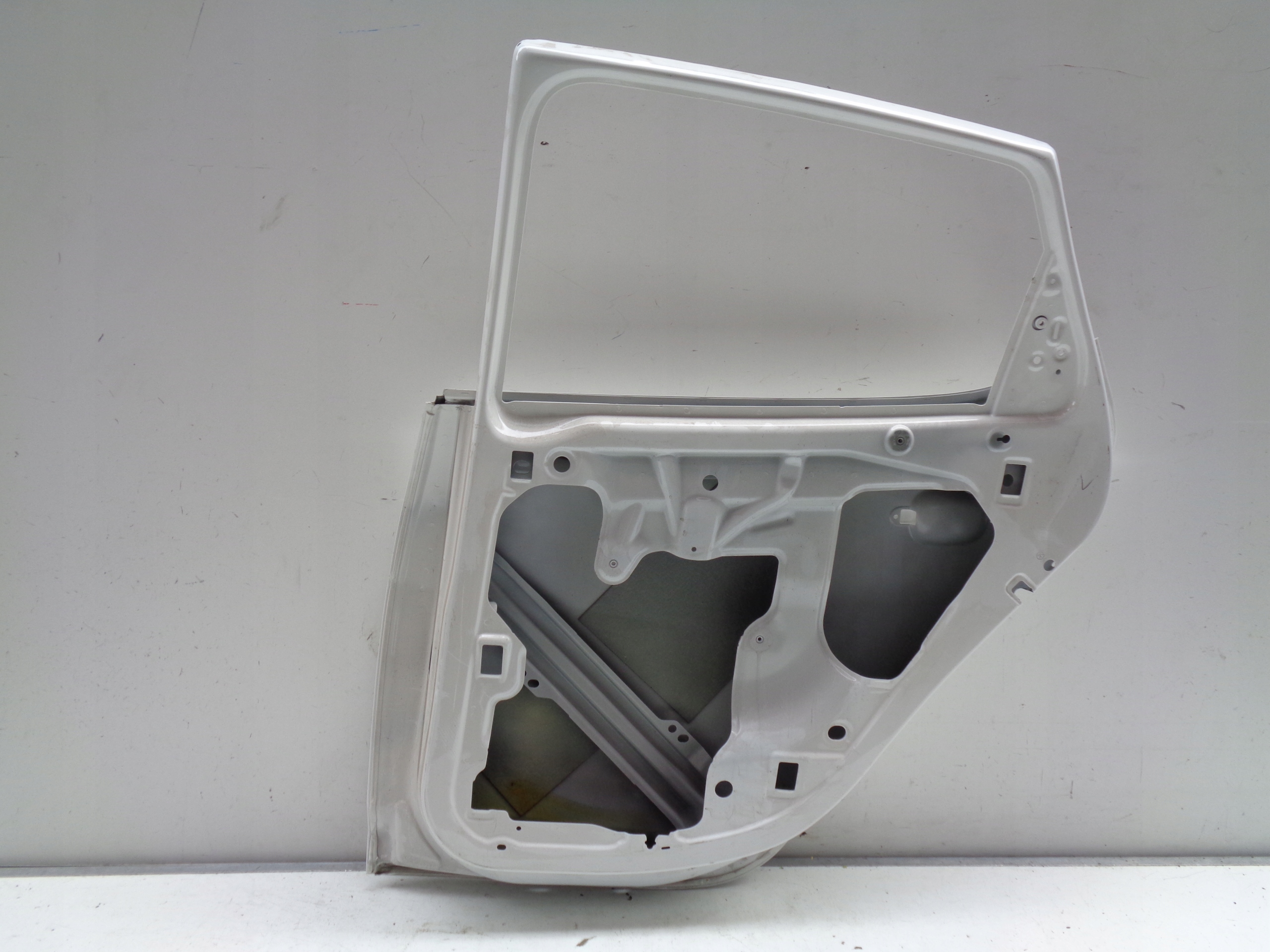 PRAVE ZADNE DVERE SEAT IBIZA 6J 6J0 08- HB NR 37004