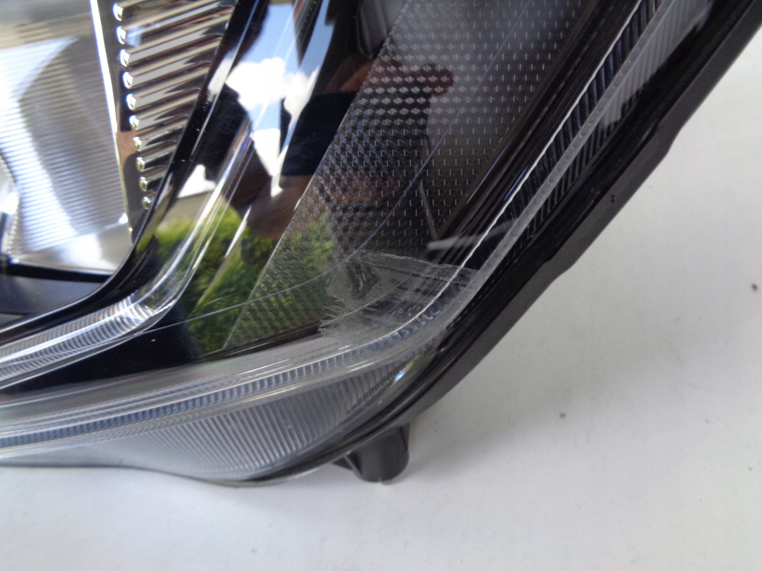 LAVE PREDNE SVETLO FORD FOCUS MK4 18- LED