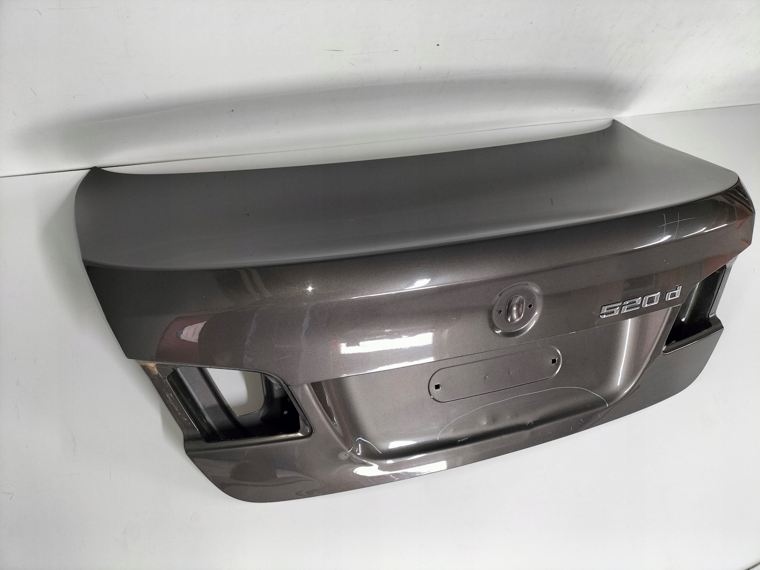 ZADNÁ KAPOTA BMW 5 F10 10-17 SEDAN