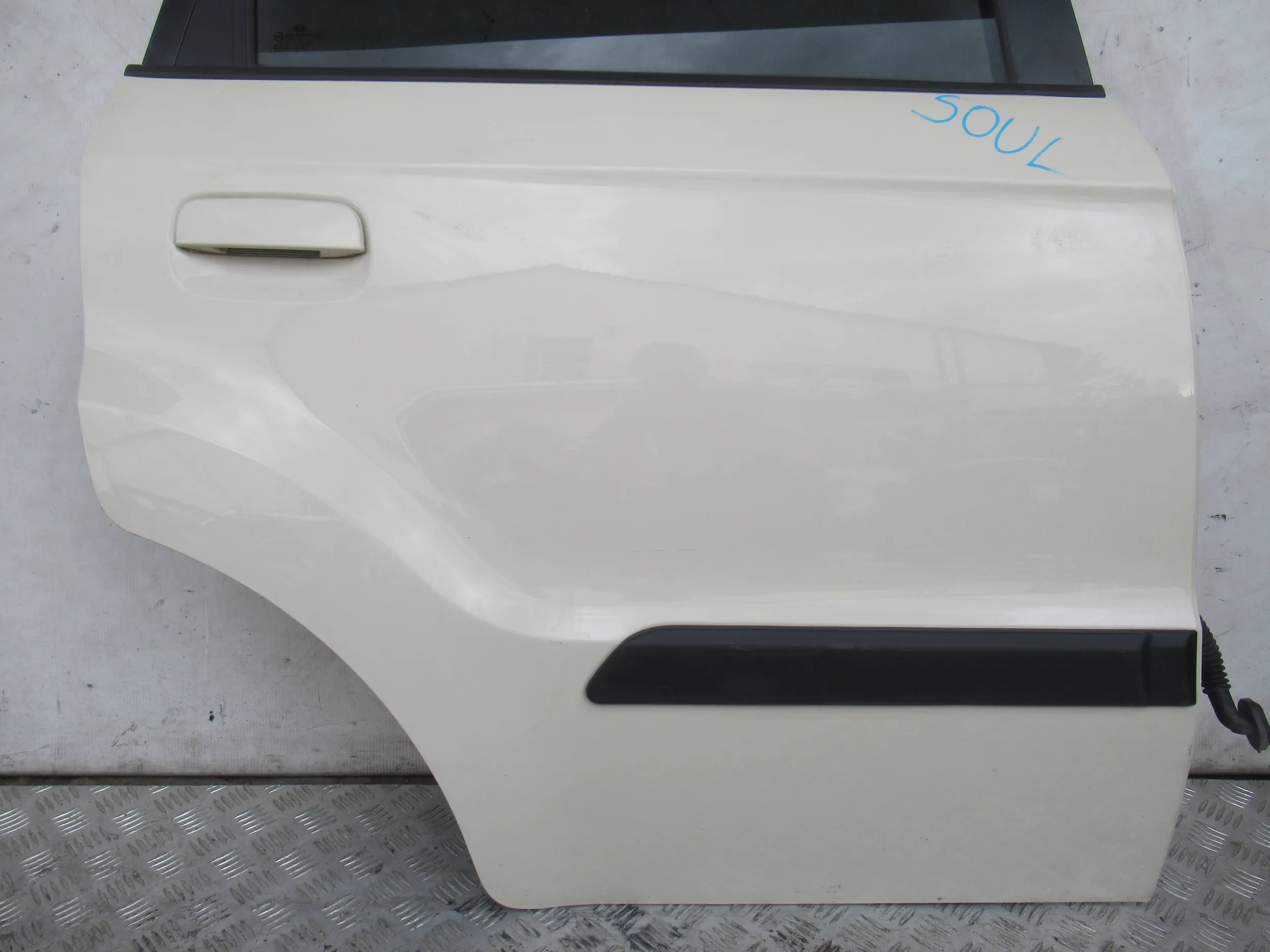 PRAVE ZADNE DVERE KIA SOUL I