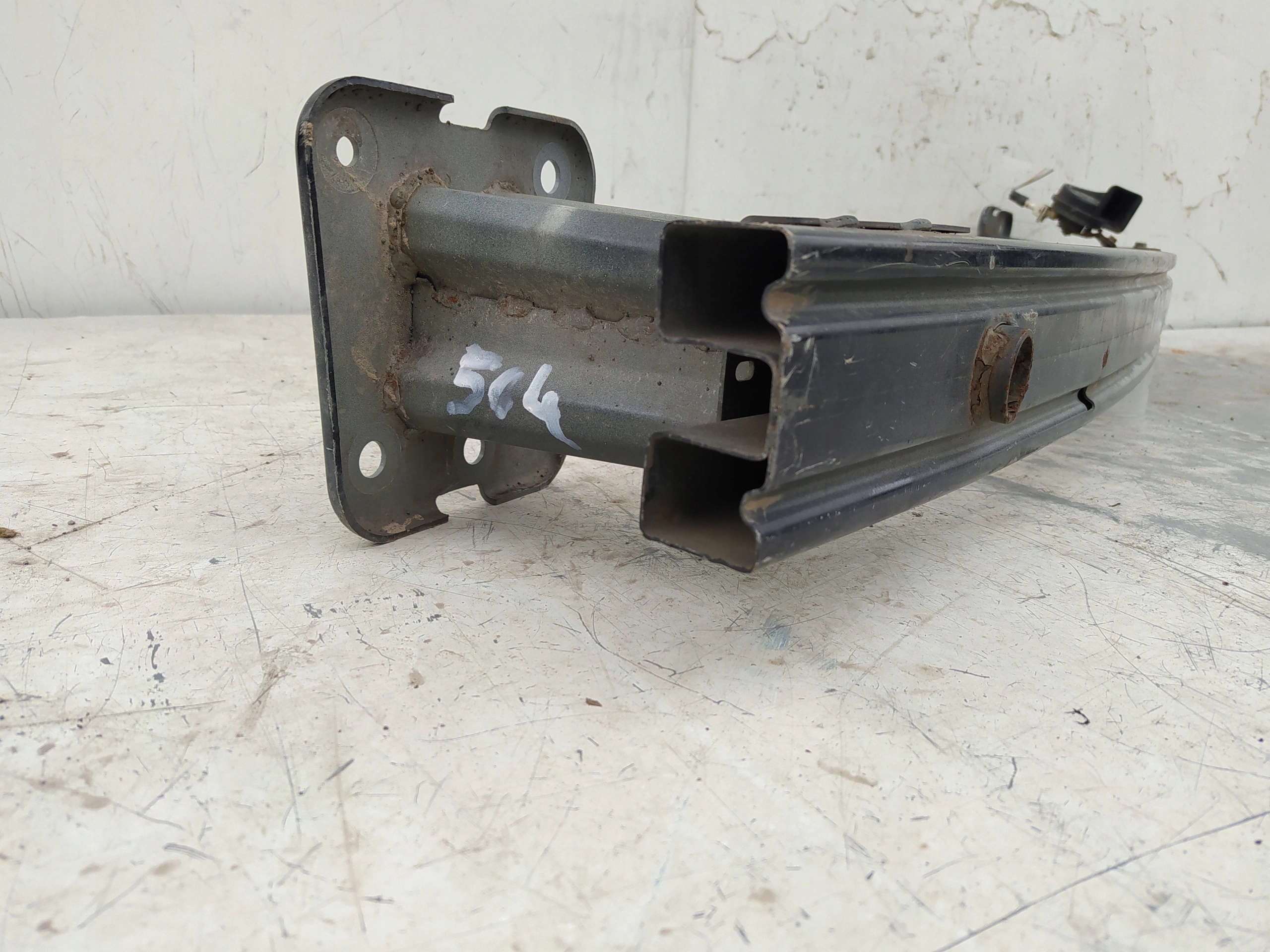 RENAULT TRAFIC III 3 VÝSTUHA PREDNÉHO NÁRAZNÍKA