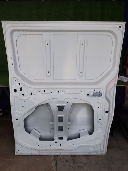 RENAULT TRAFIC III VIVARO B TALENTO PRAVE POSUVNE DVERE