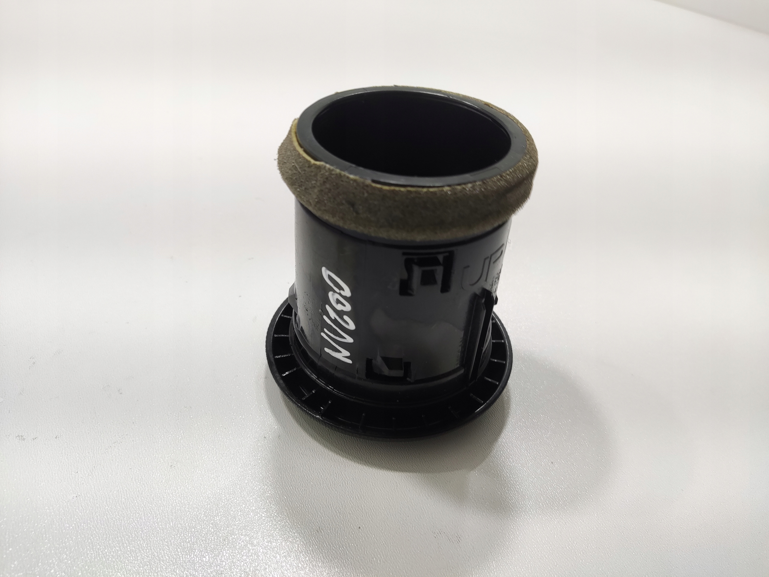 VYDUCH FUKAR KURENIA NISSAN NV200 2014-2021 68760-BJ04D
