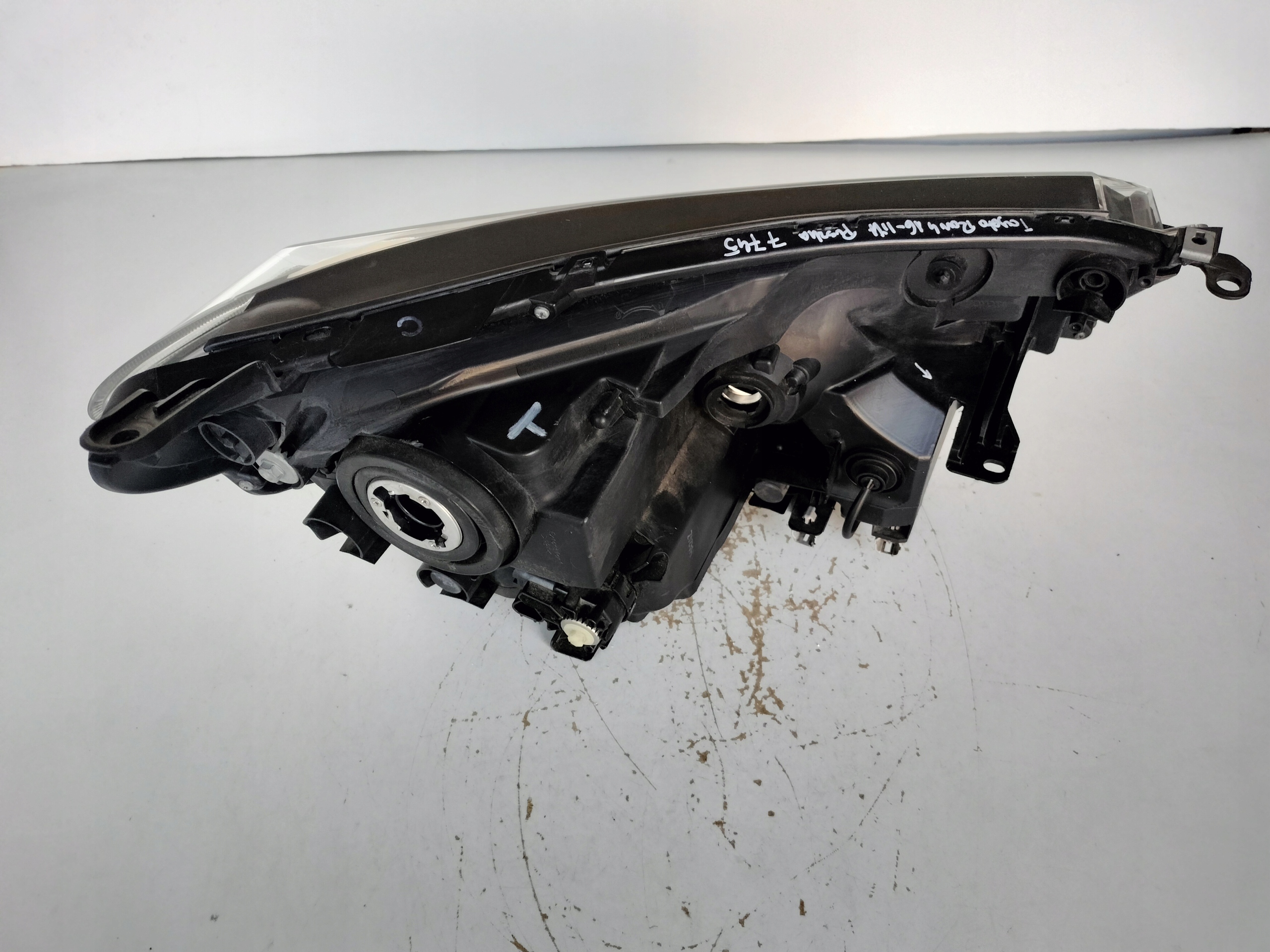 LAVE PREDNE SVETLO TOYOTA RAV 4 16- LIFT LED