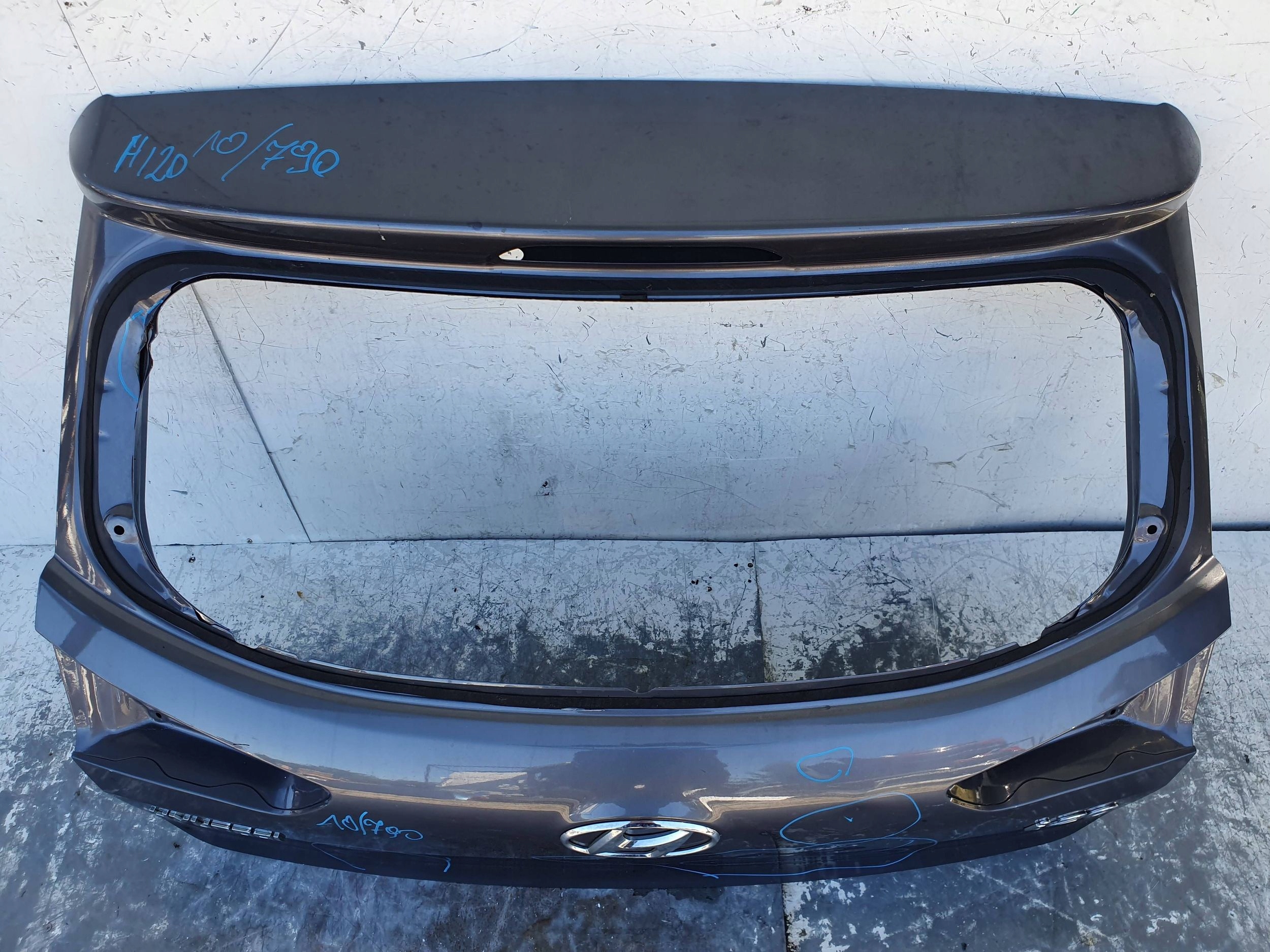 Hyundai i20 II 2 ZADNA KAPOTA