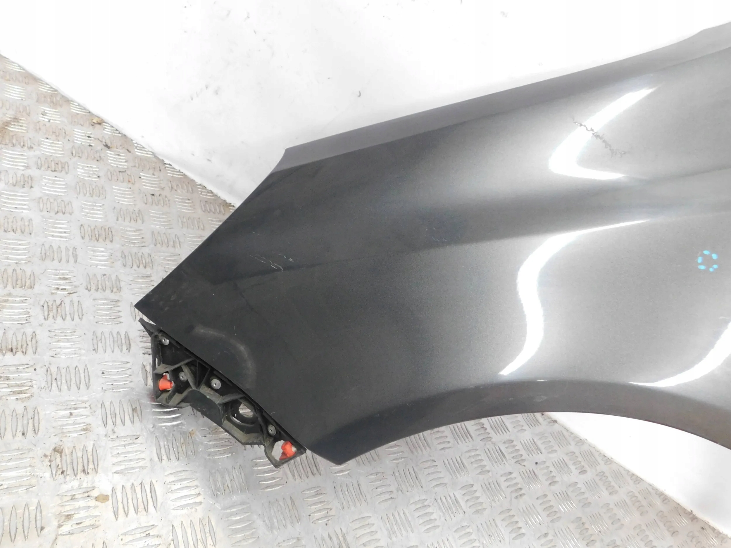 BLATNIK PREDNÝ LAVY OPEL CORSA D