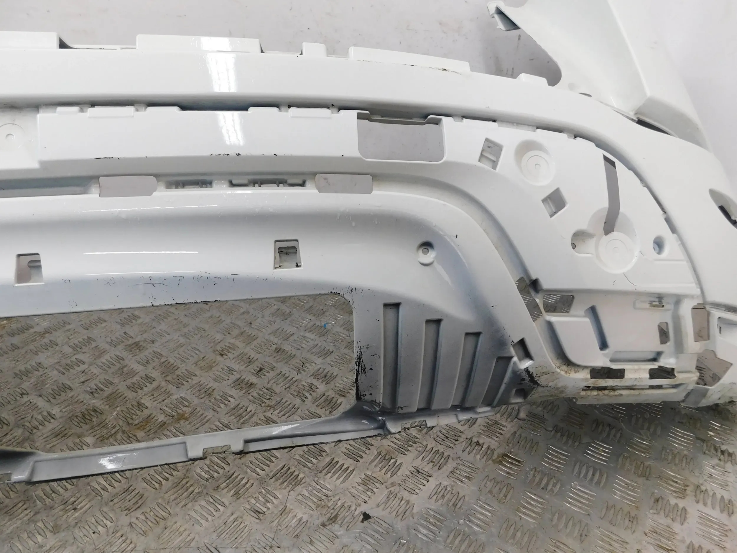 ZADNÝ NÁRAZNÍK RANGE ROVER EVOQUE II 19-