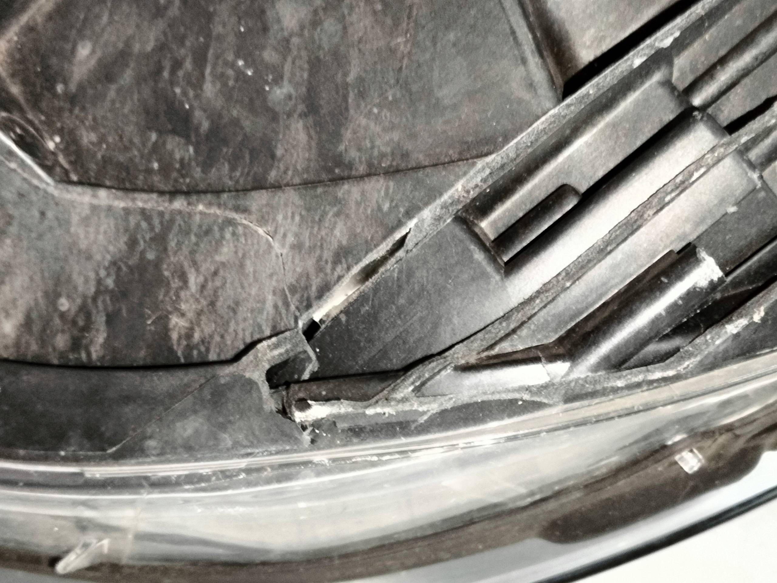 PRAVE PREDNE SVETLO MERCEDES B KLASA W246 11-14