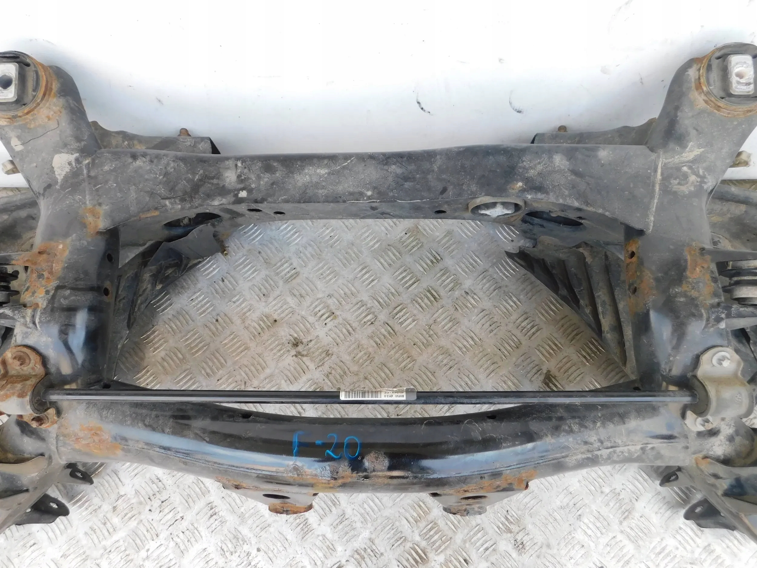 ZADNÁ NÁPRAVA PREDNÁ NÁPRAVA ZADNA BMW 1 F20