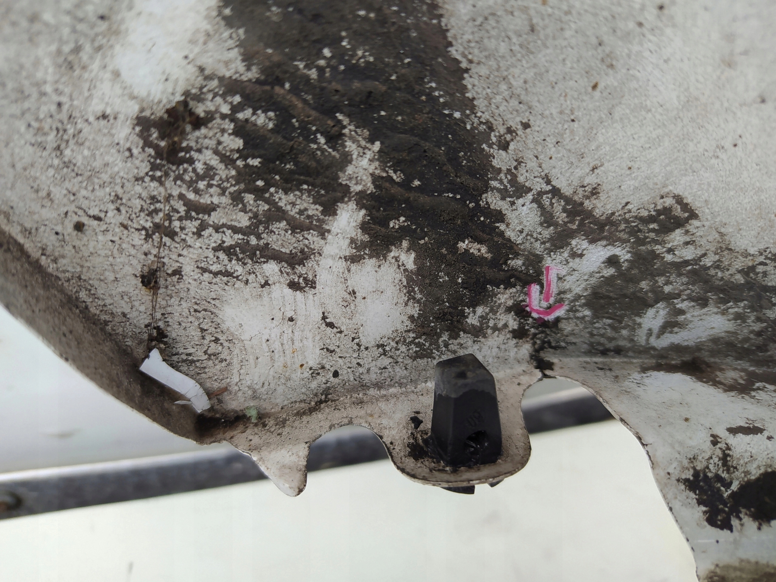 VW JETTA 010-015 ĽAVÝ PREDNÝ BLATNÍK