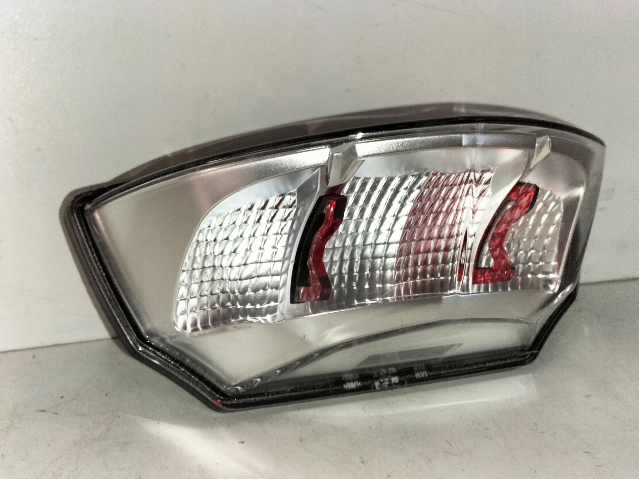 ZADNE SVETLO MOTOR BMW K02 K03 K09 K21 K22 K23 K33 K49 K50 K51 13- LED